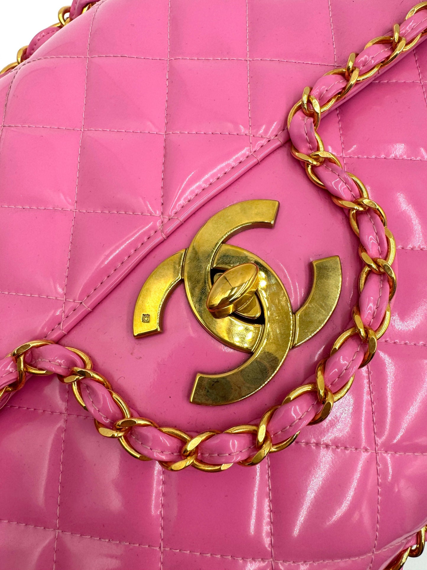 Chanel Chanel 19 Shoulder Bag - Rovelle Bags