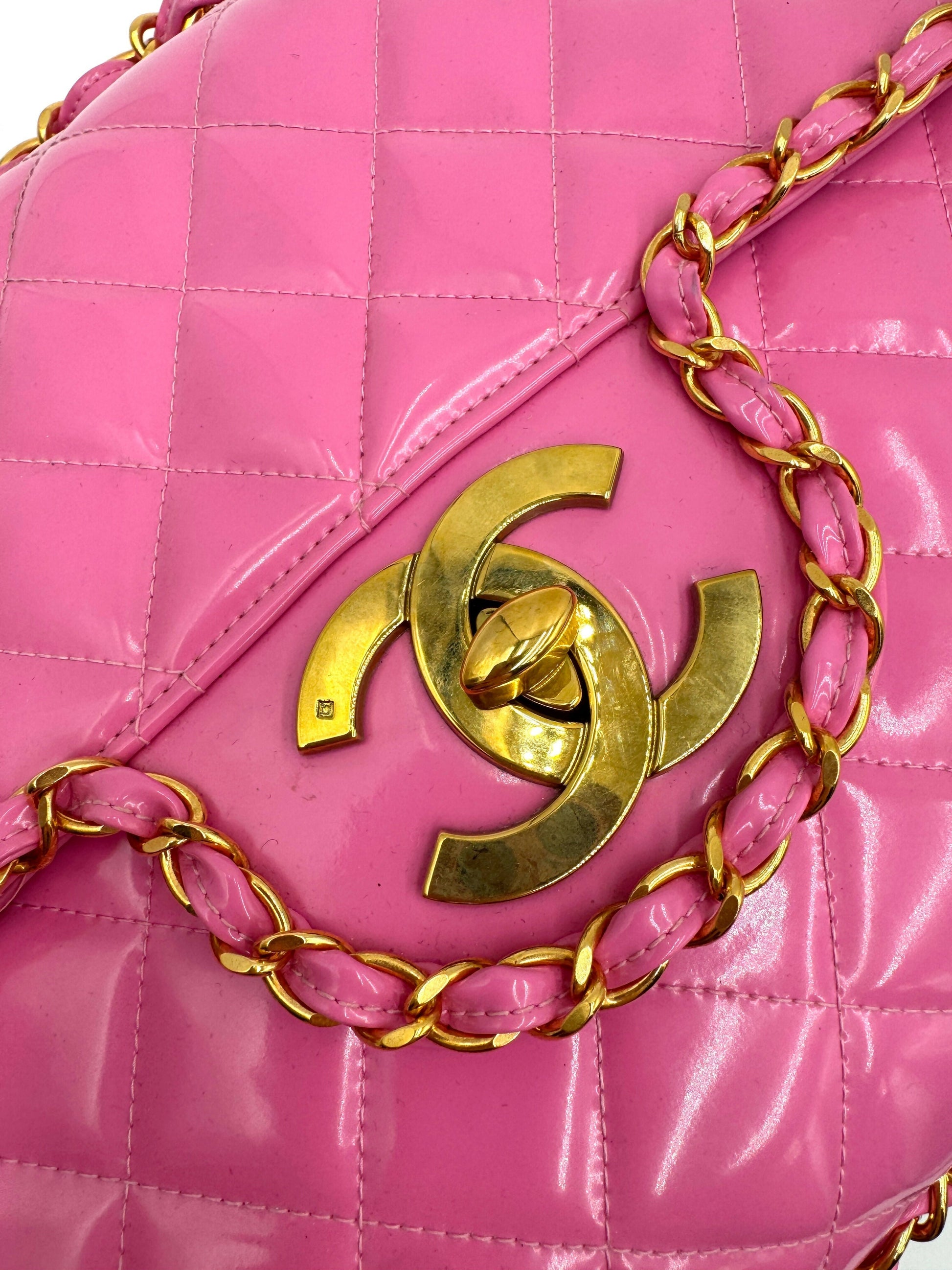 Chanel Chanel 19 Shoulder Bag - Rovelle Bags