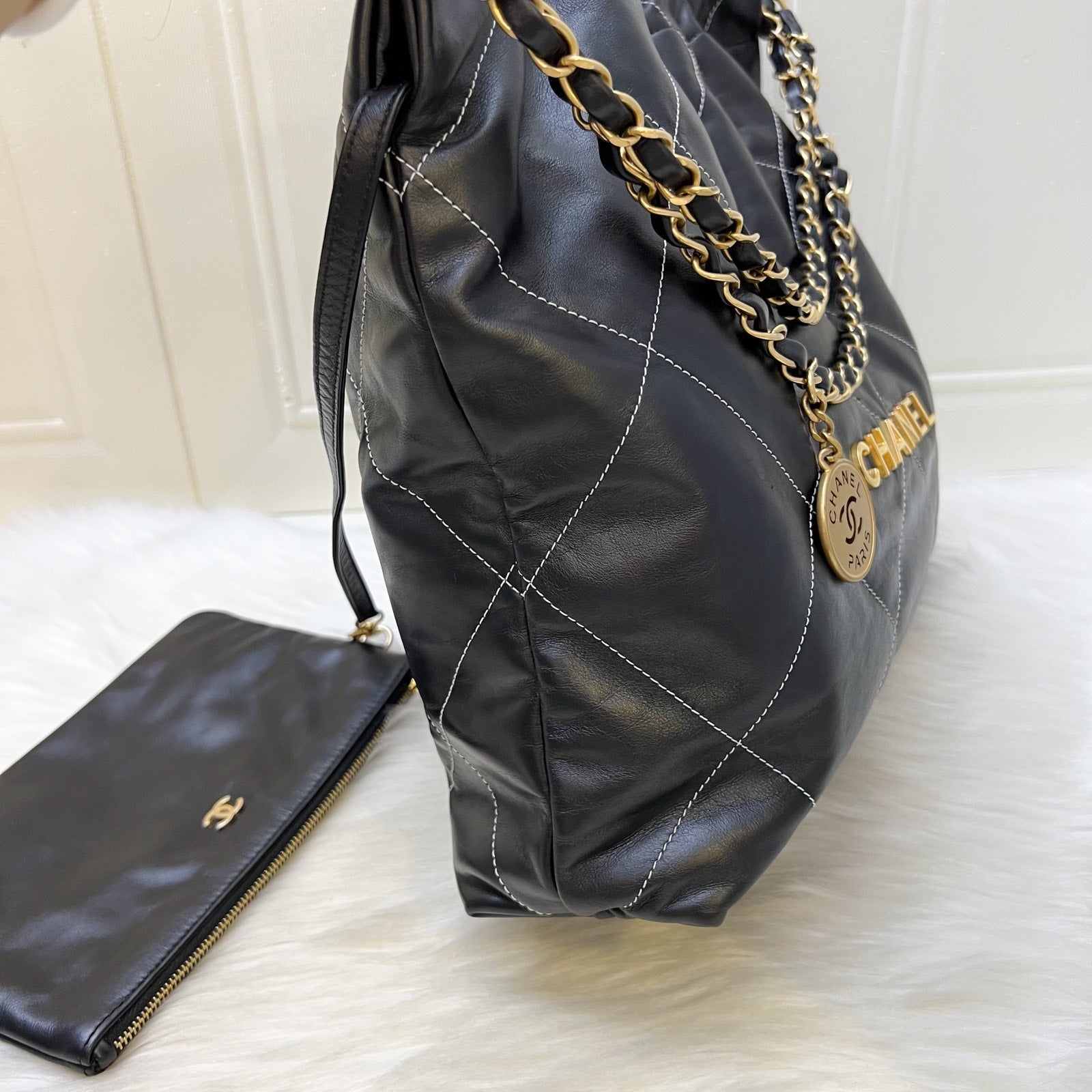 Chanel 22 Medium Hobo Handbag - Rovelle Bags