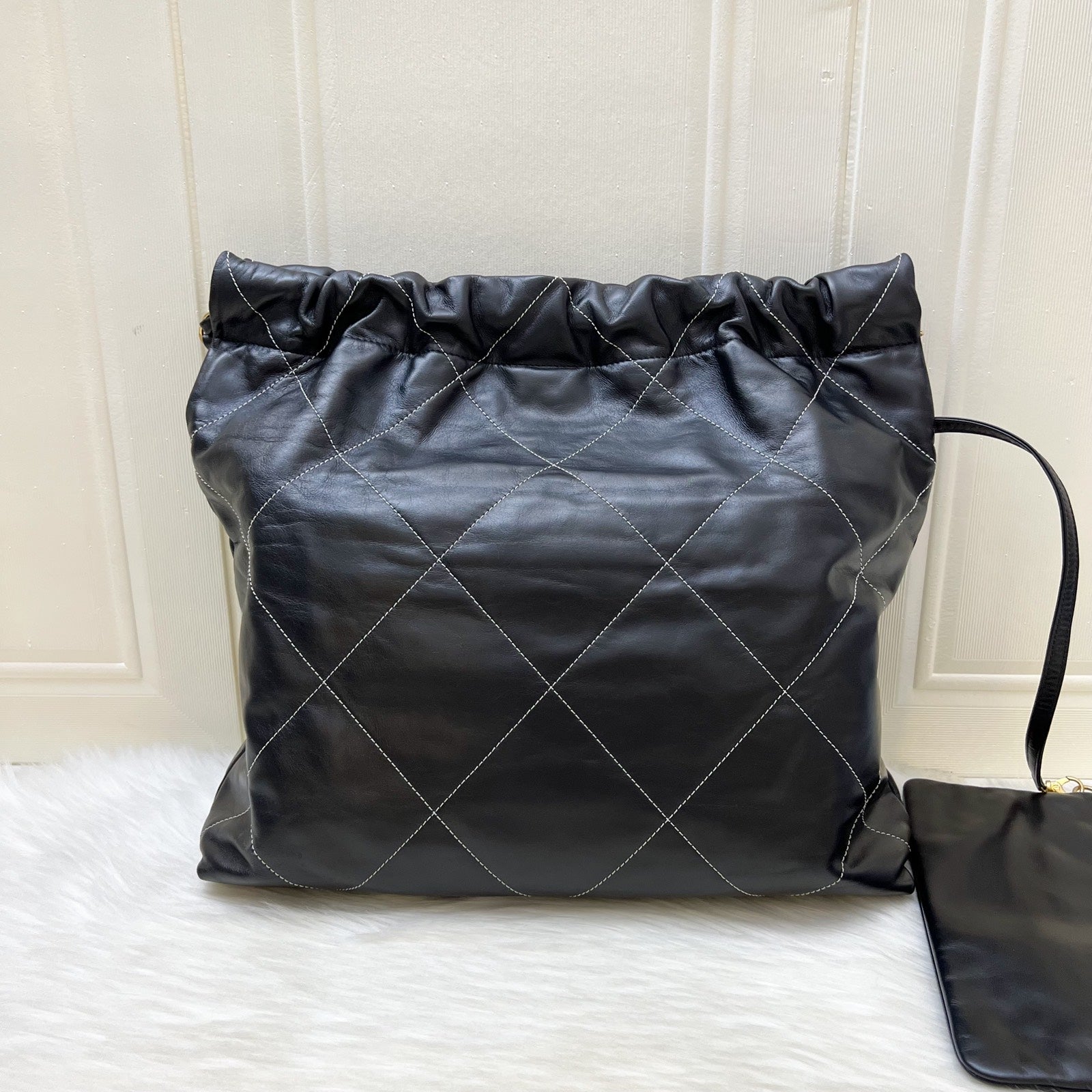 Chanel 22 Medium Hobo Handbag - Rovelle Bags