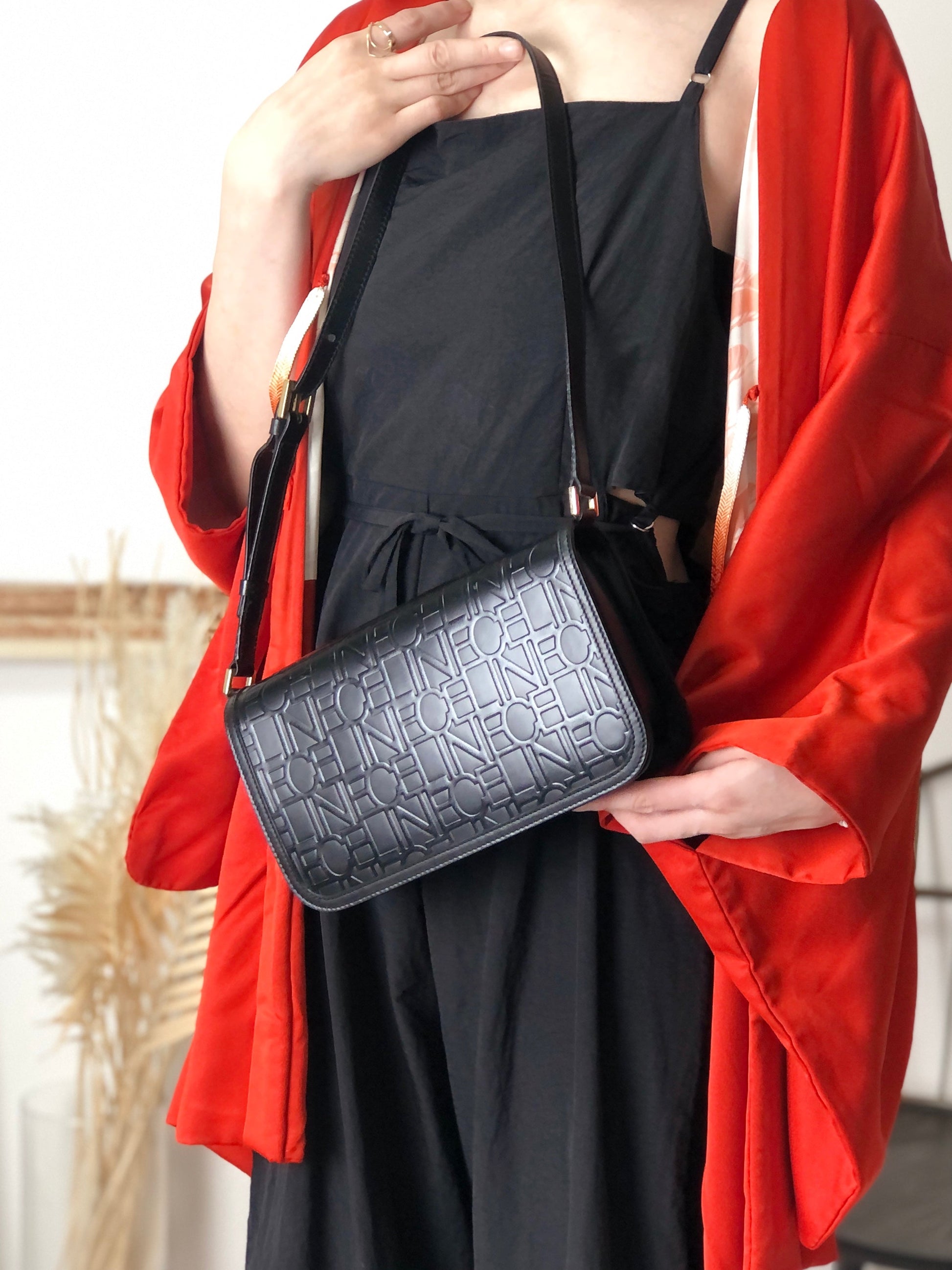 CELINE Logo Shoulder bag Black z7yz82
