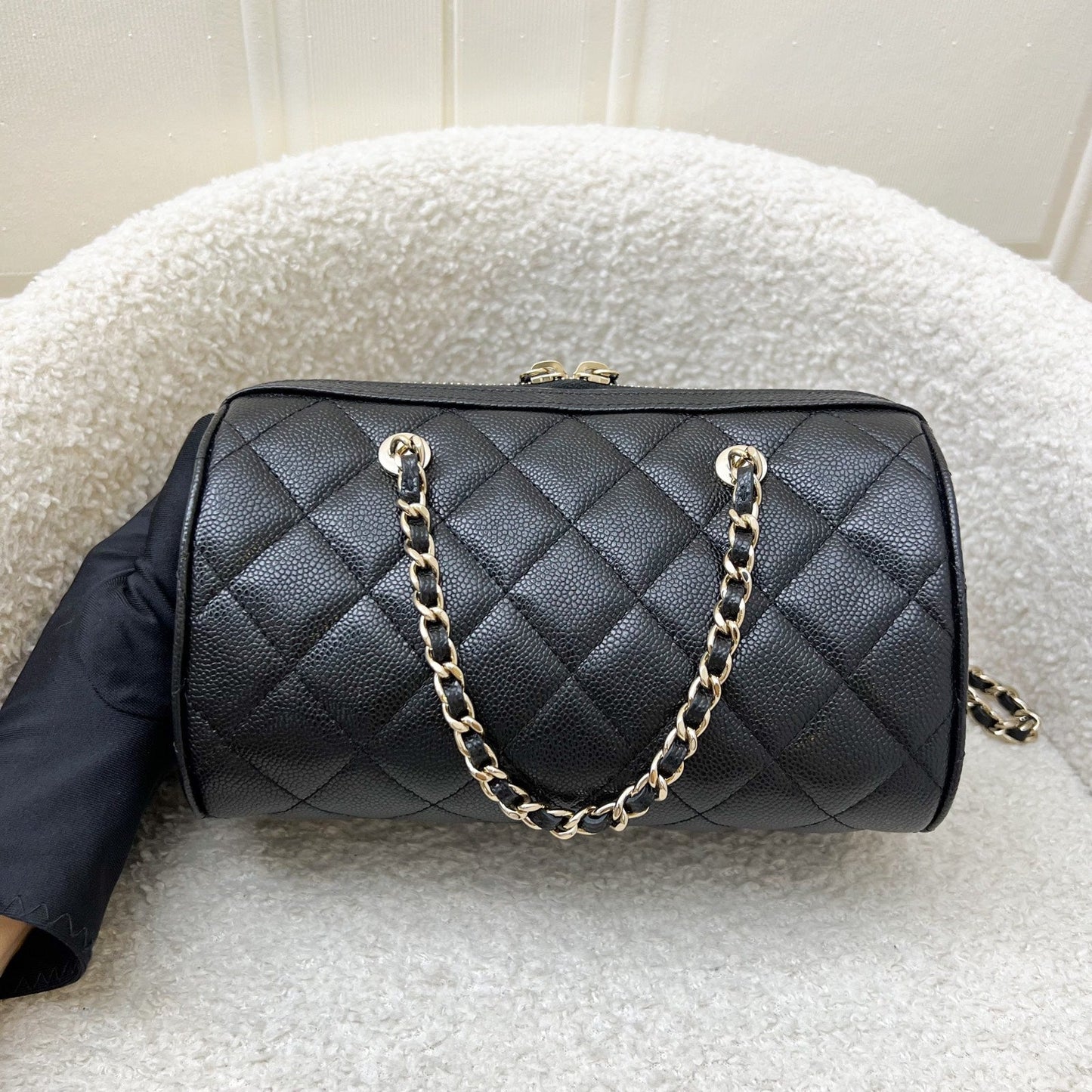 Chanel [Below Retail Deal!] Chanel 25P Handbag - Rovelle Bags