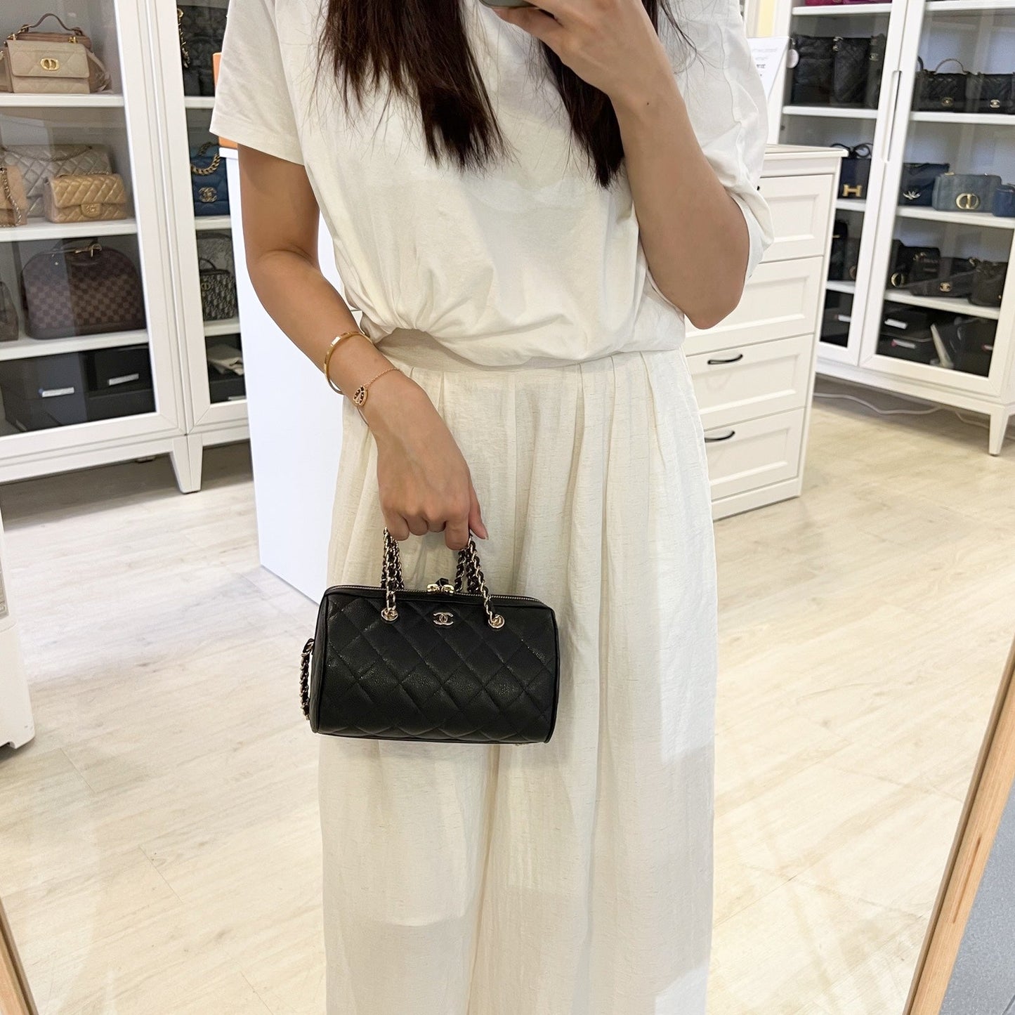 Chanel [Below Retail Deal!] Chanel 25P Handbag - Rovelle Bags