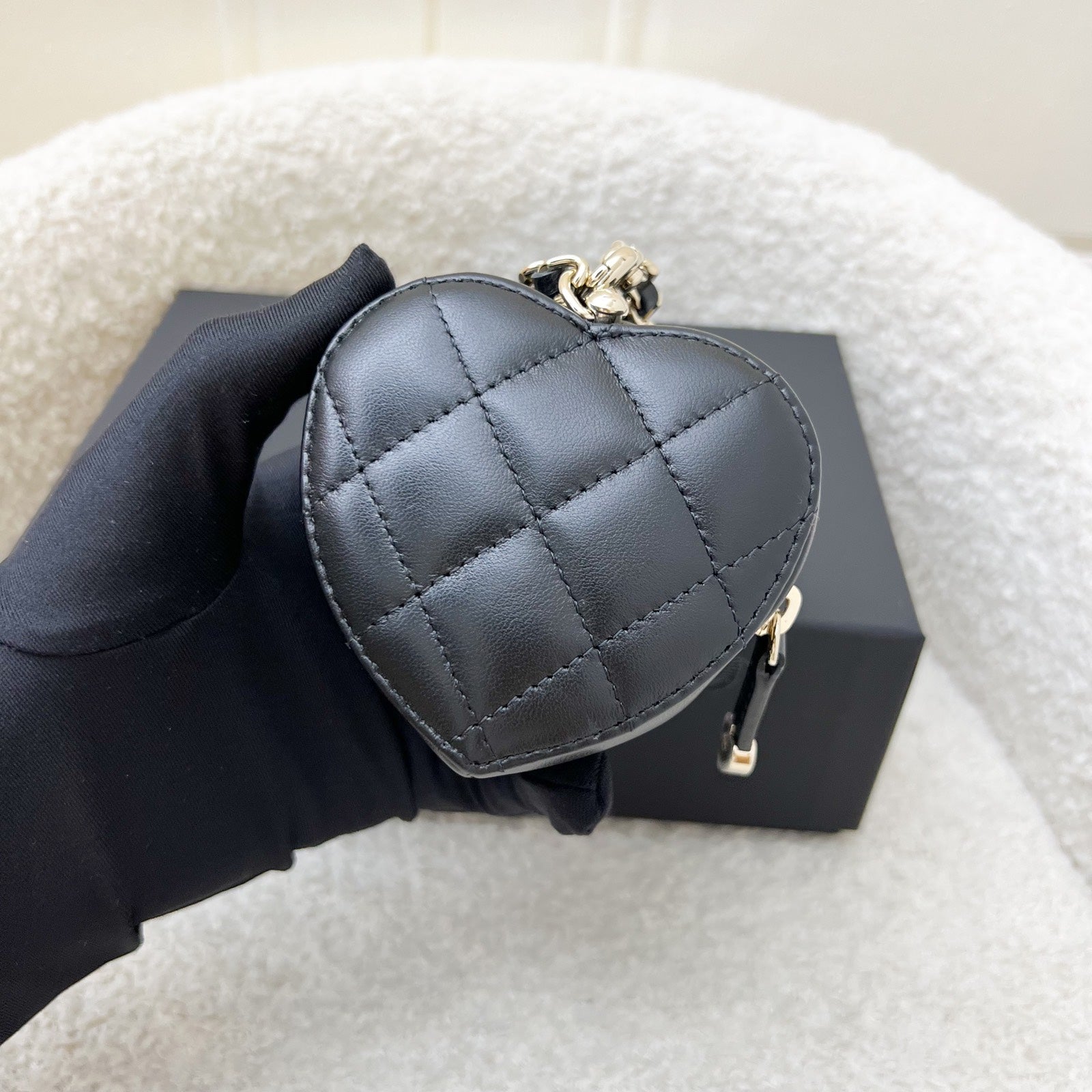 Chanel [Below Retail Deal!] Chanel 25B Handbag - Rovelle Bags