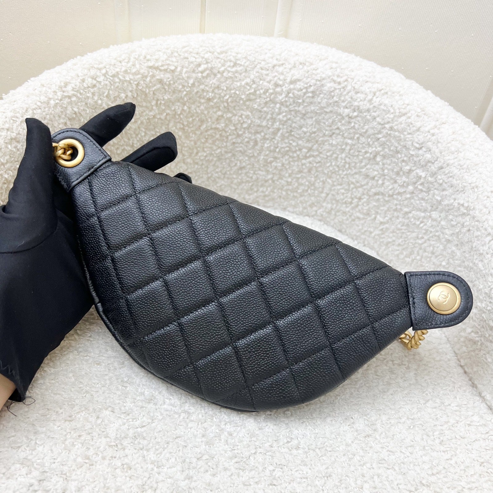 Chanel 24P Heart Adjustable Chain Waist Handbag - Rovelle Bags