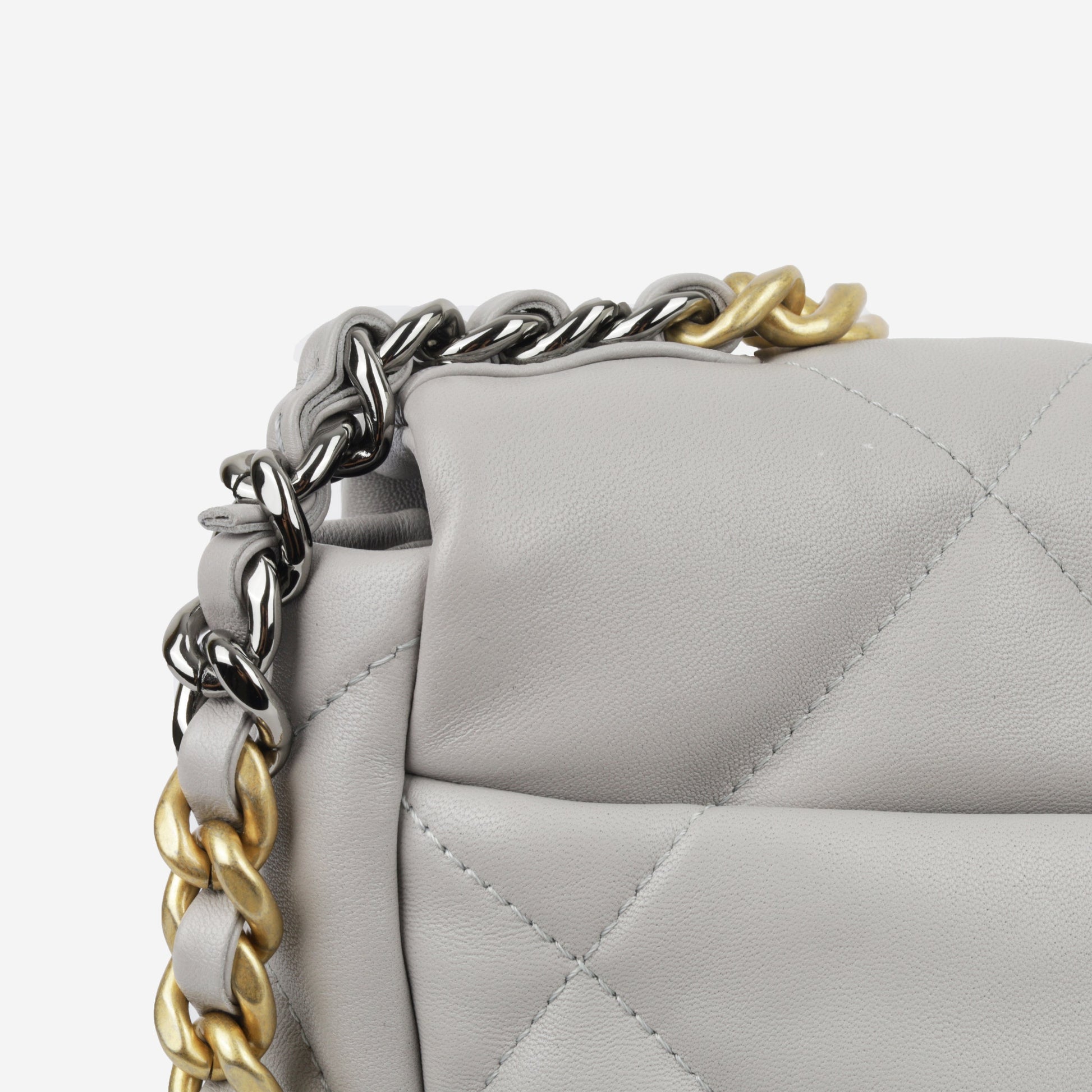 Chanel Chanel 19 Shoulder Bag - Rovelle Bags