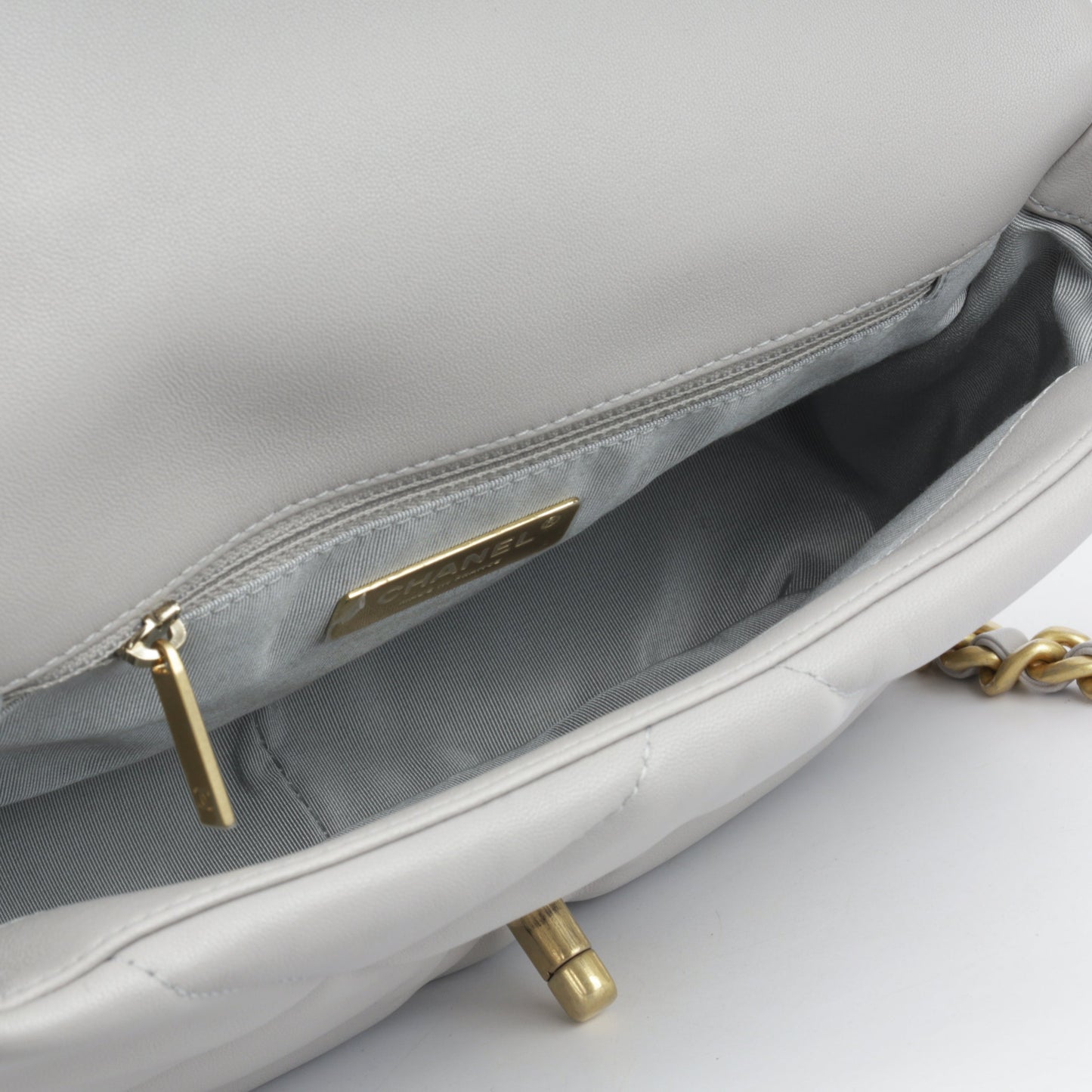 Chanel Chanel 19 Shoulder Bag - Rovelle Bags