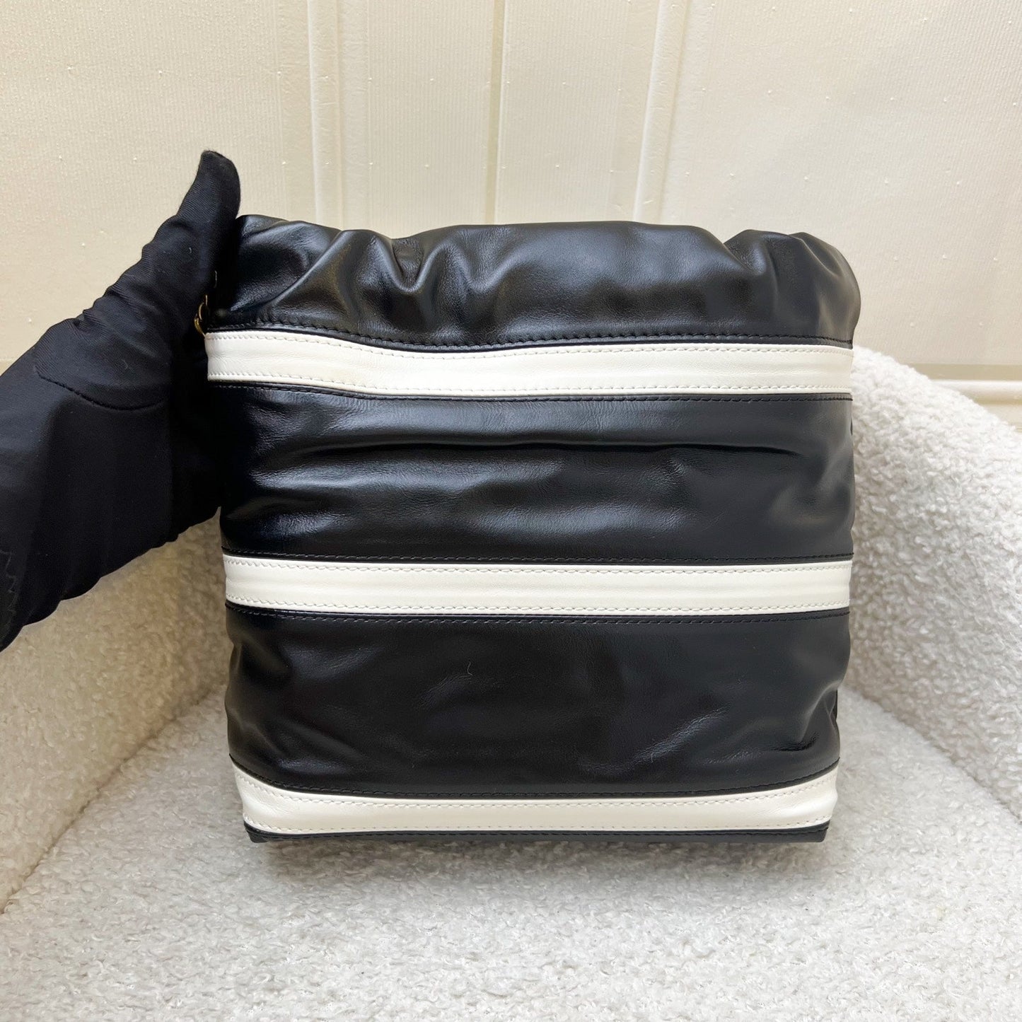 Chanel 22 Mini Hobo Handbag - Rovelle Bags