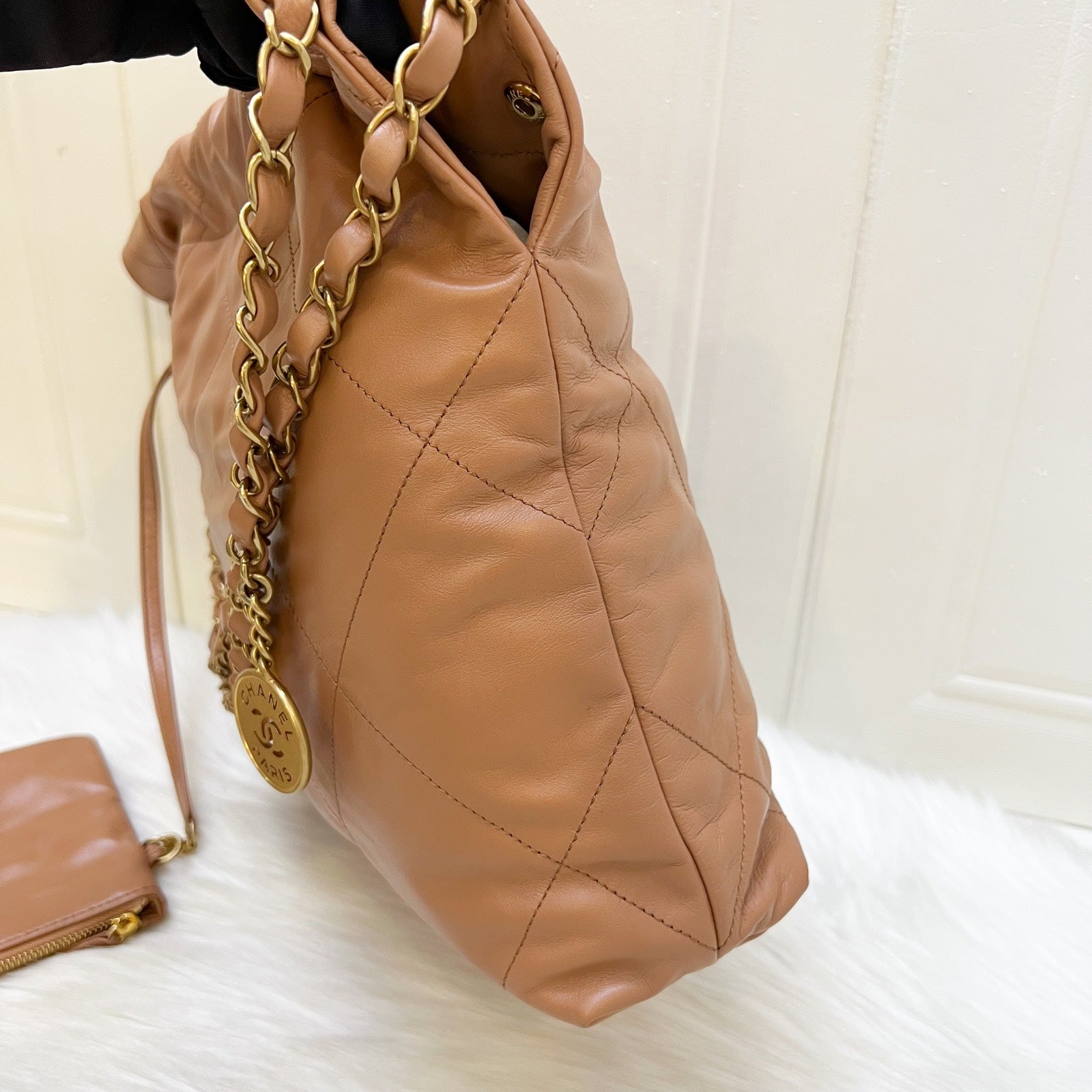 Chanel 22 Small Hobo Handbag - Rovelle Bags