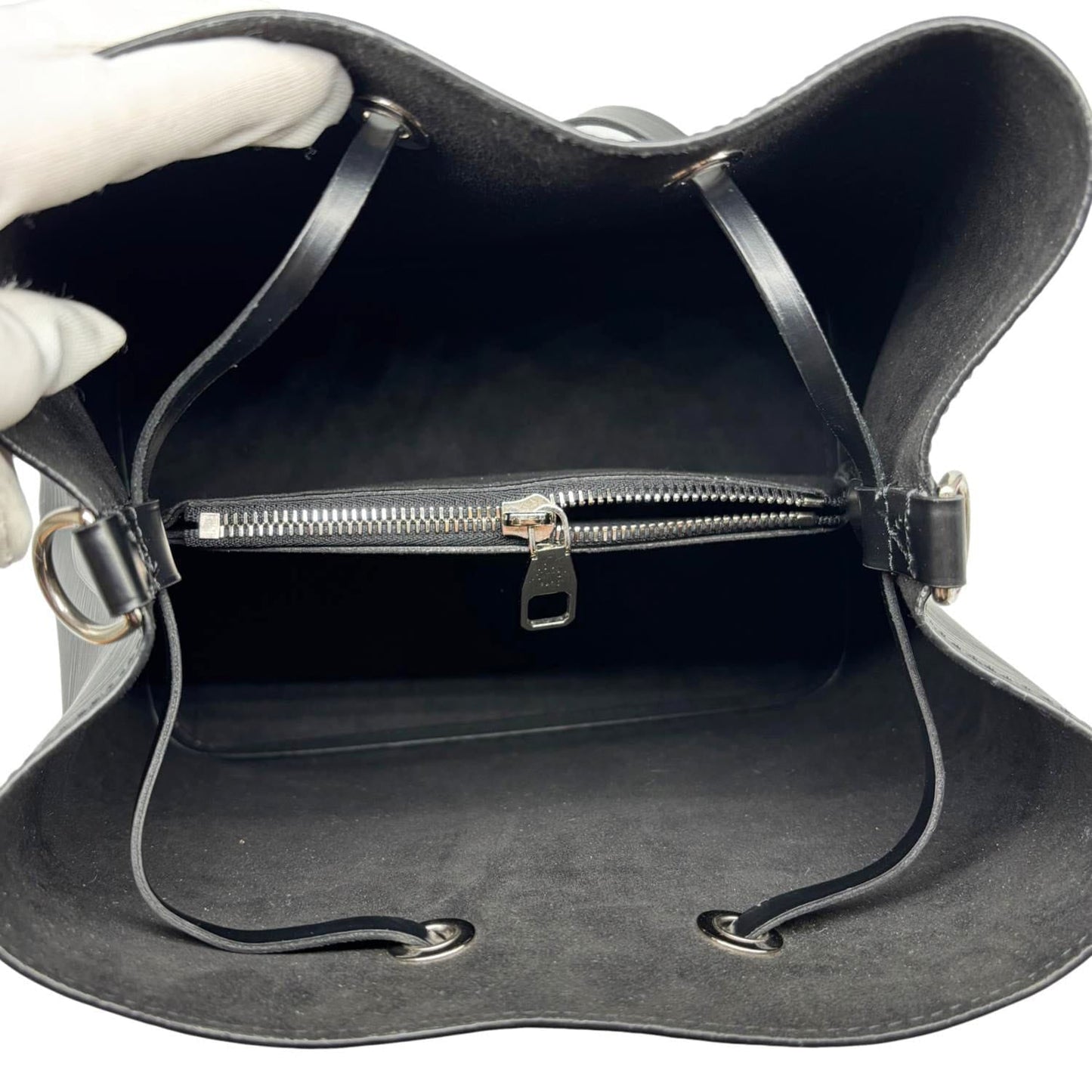 LOUIS VUITTON NeoNoe Epi Leather Shoulder Bag Black