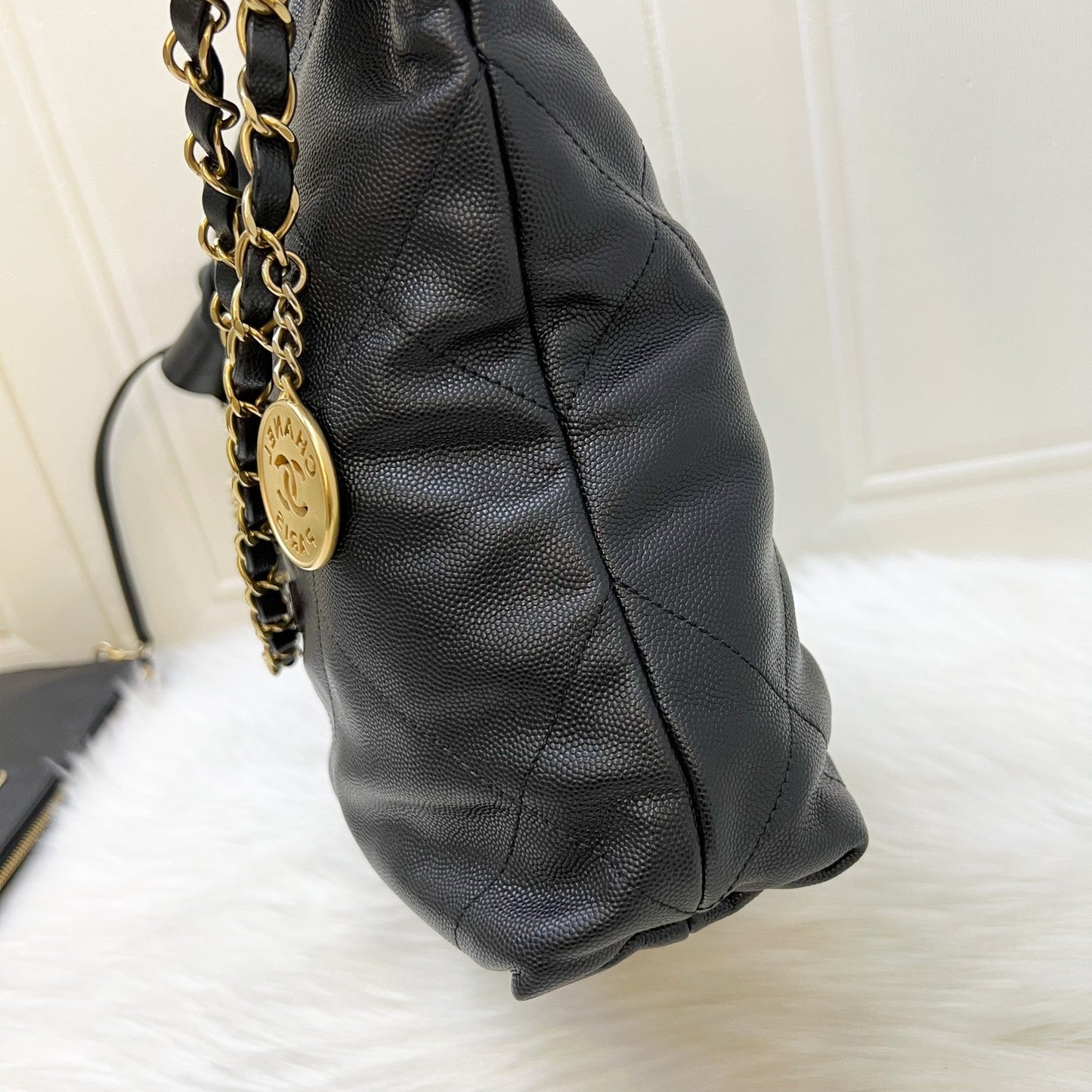 Chanel 22 Small Hobo Handbag - Rovelle Bags