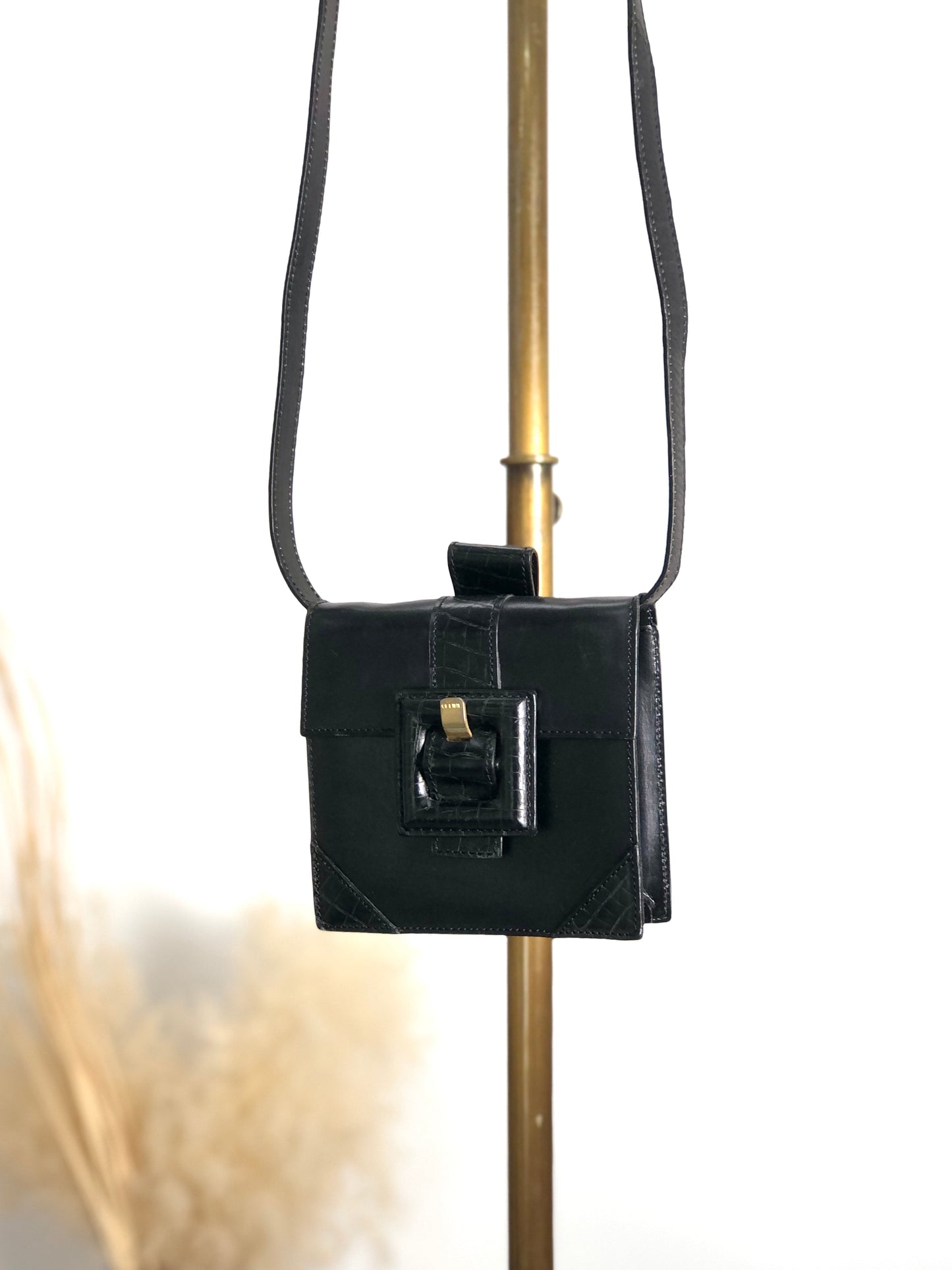 CELINE Front Buckle Leather Shoulder bag Black m4ezj3