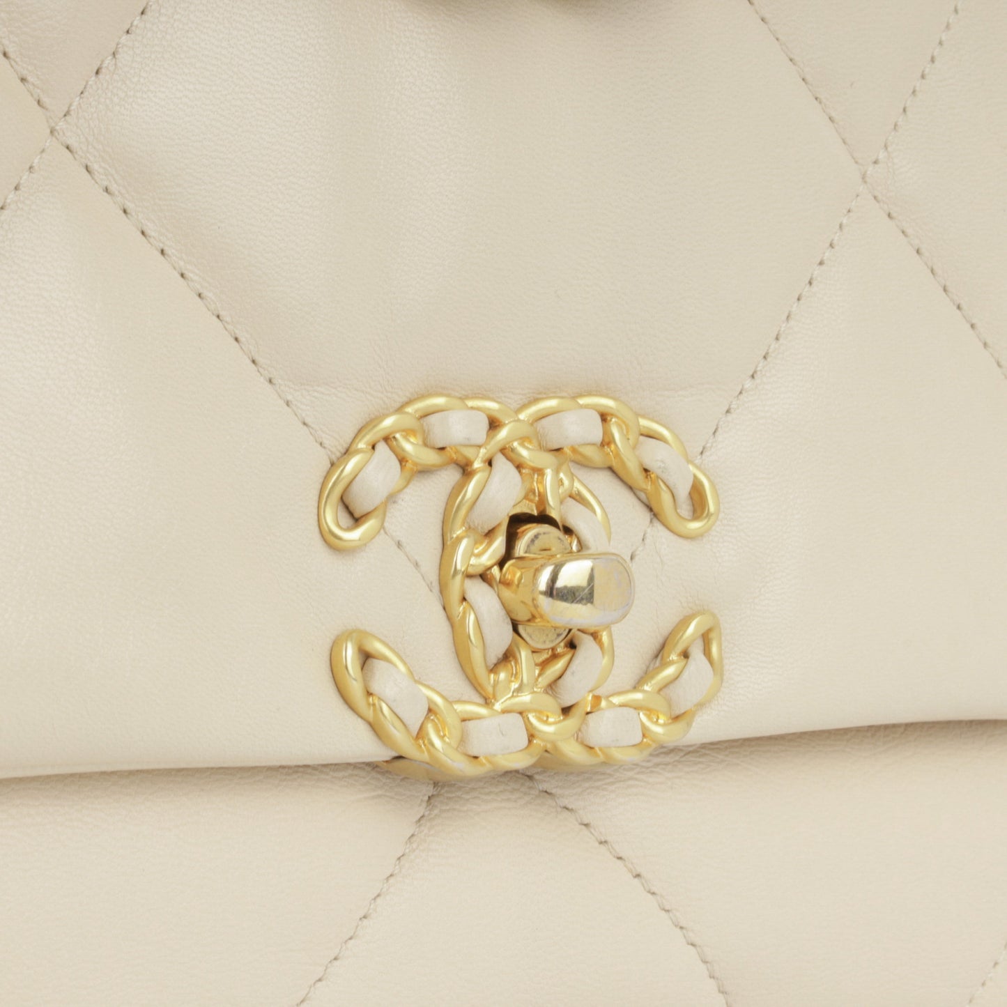 Chanel Chanel 19 Shoulder Bag - Rovelle Bags