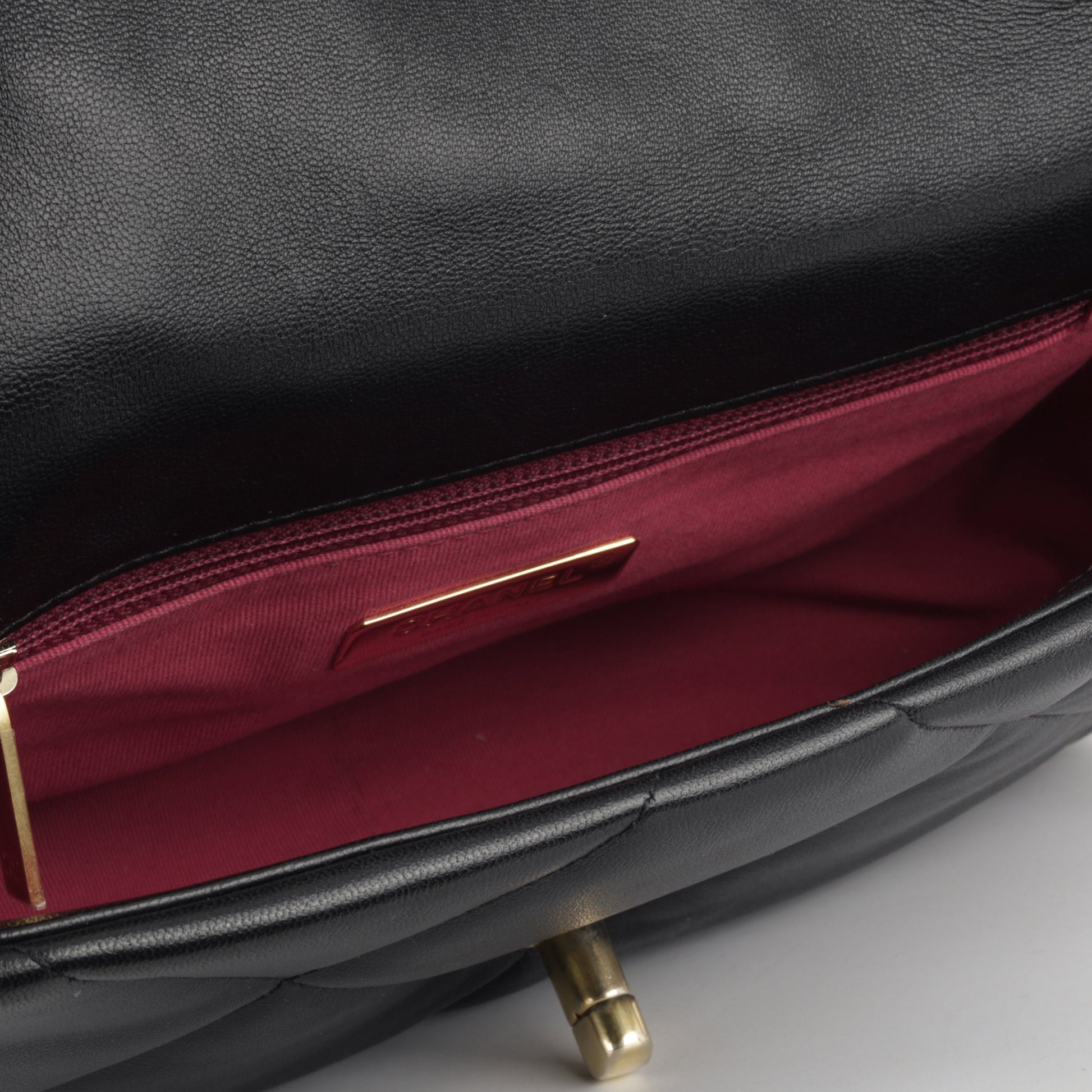Chanel Chanel 19 Shoulder Bag - Rovelle Bags