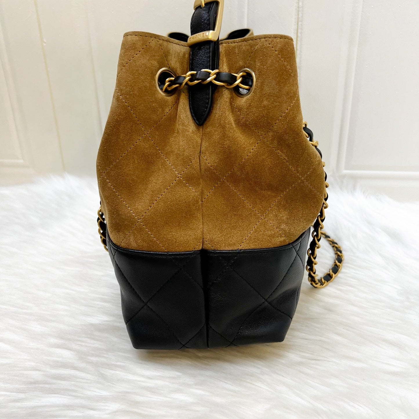 Chanel 25A Two-Tone Tote Tote Bag - Rovelle Bags