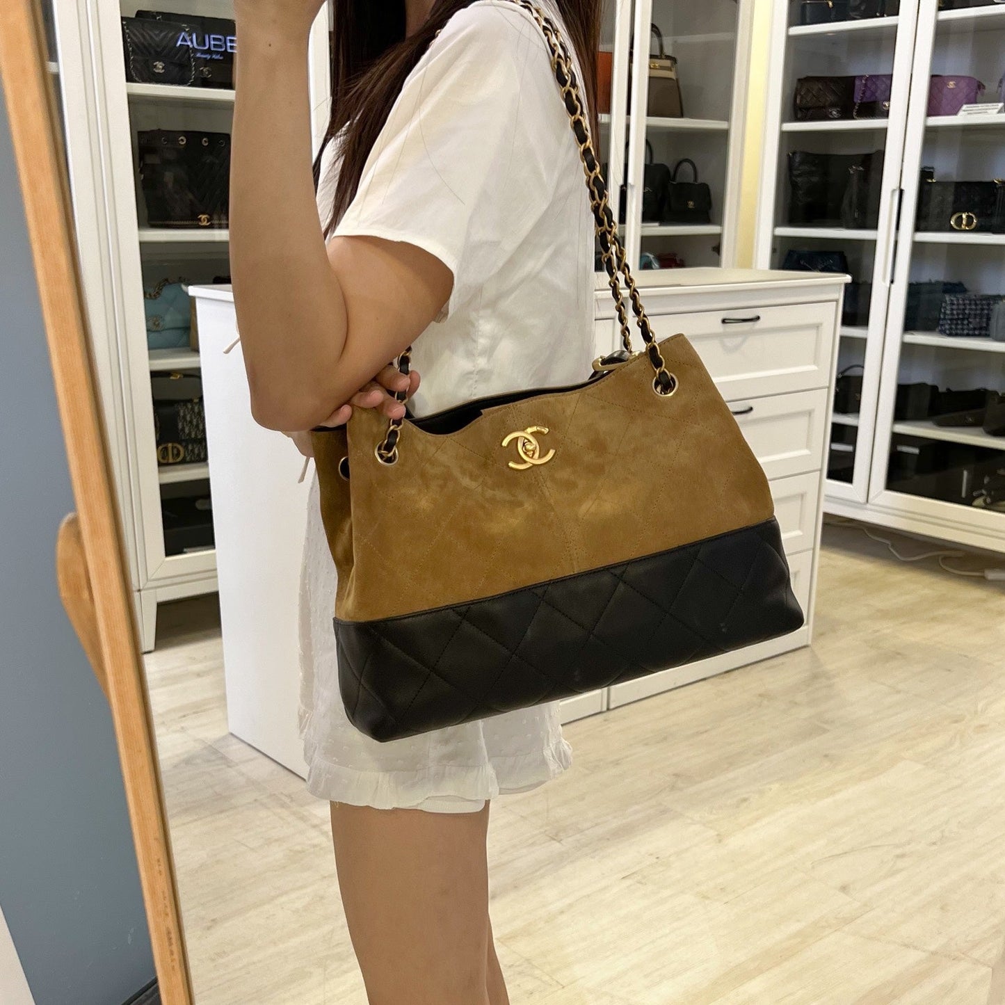 Chanel 25A Two-Tone Tote Tote Bag - Rovelle Bags