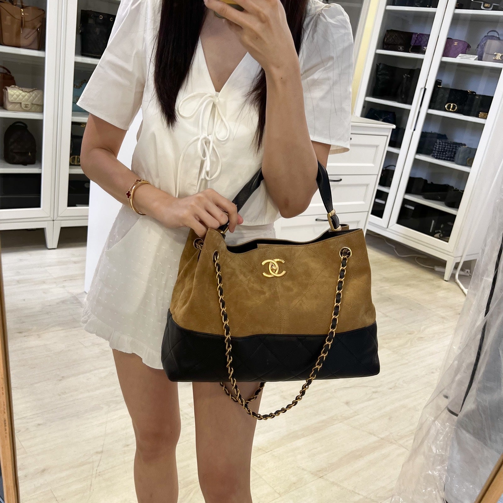 Chanel 25A Two-Tone Tote Tote Bag - Rovelle Bags