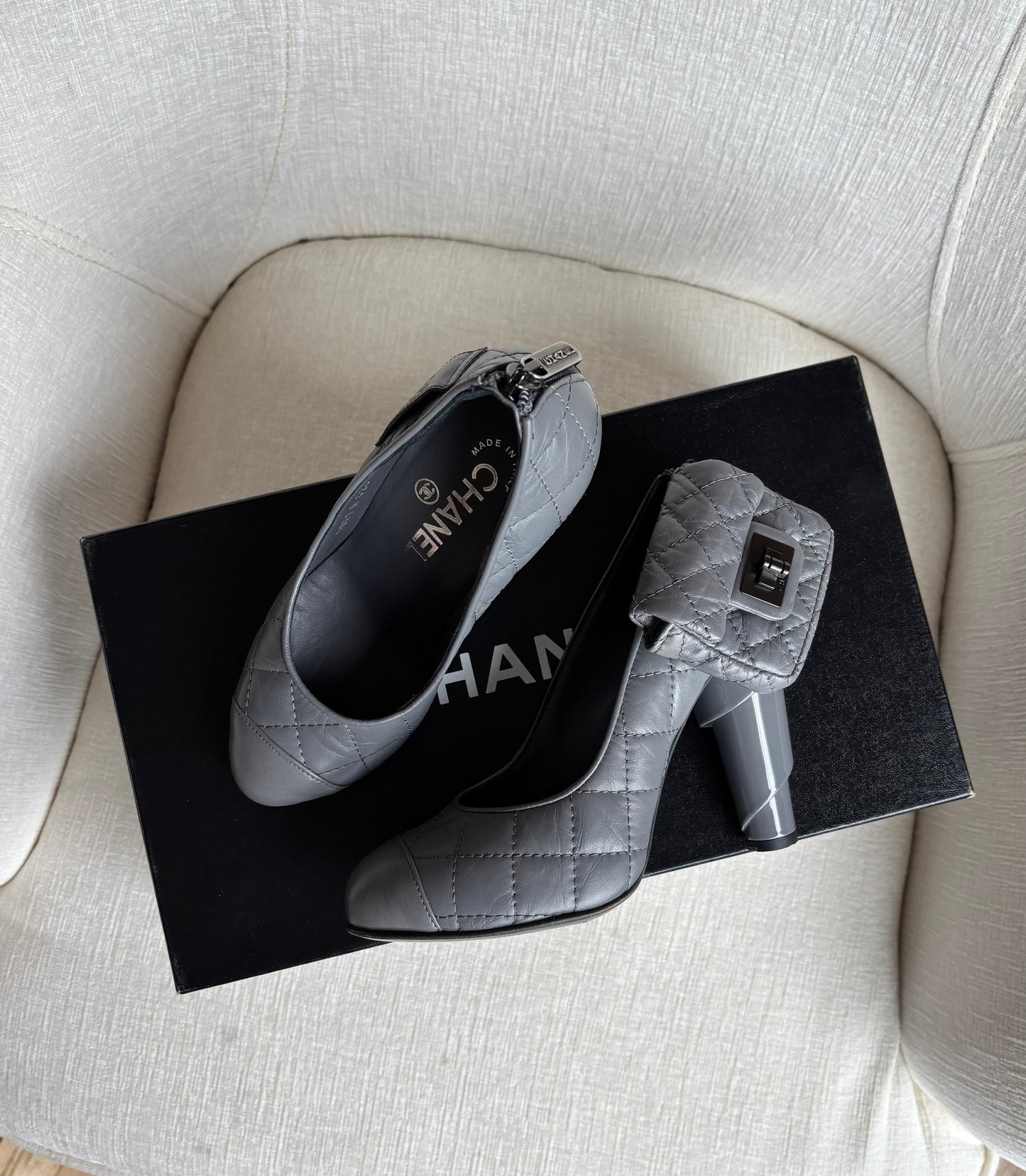 Chanel 'Reissue Pouch' Pumps - Women's Clutch Bag - Rovelle Bags