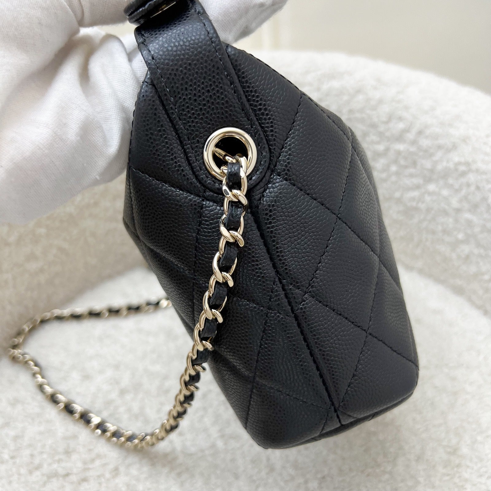 Chanel 25A Quilted Hobo Clutch on Shoulder Bag - Rovelle Bags