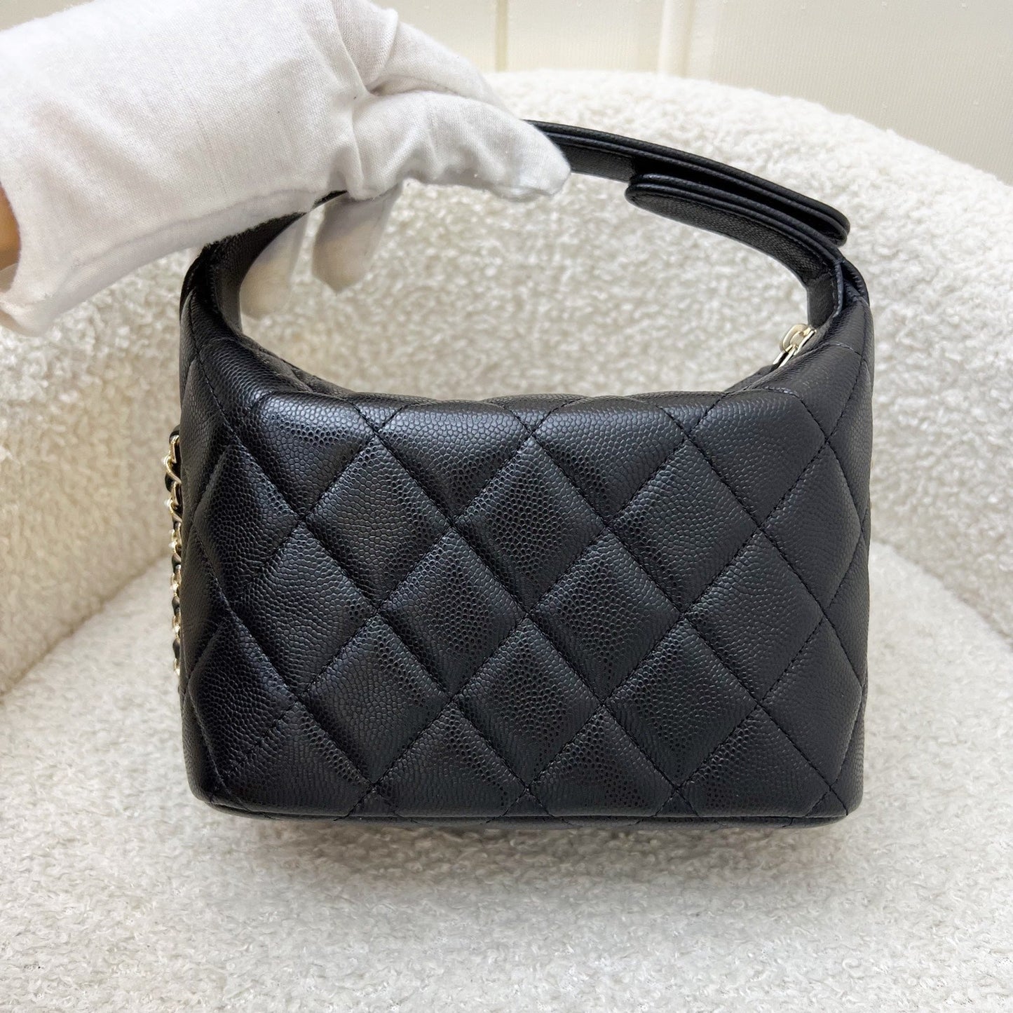 Chanel 25A Quilted Hobo Clutch on Shoulder Bag - Rovelle Bags