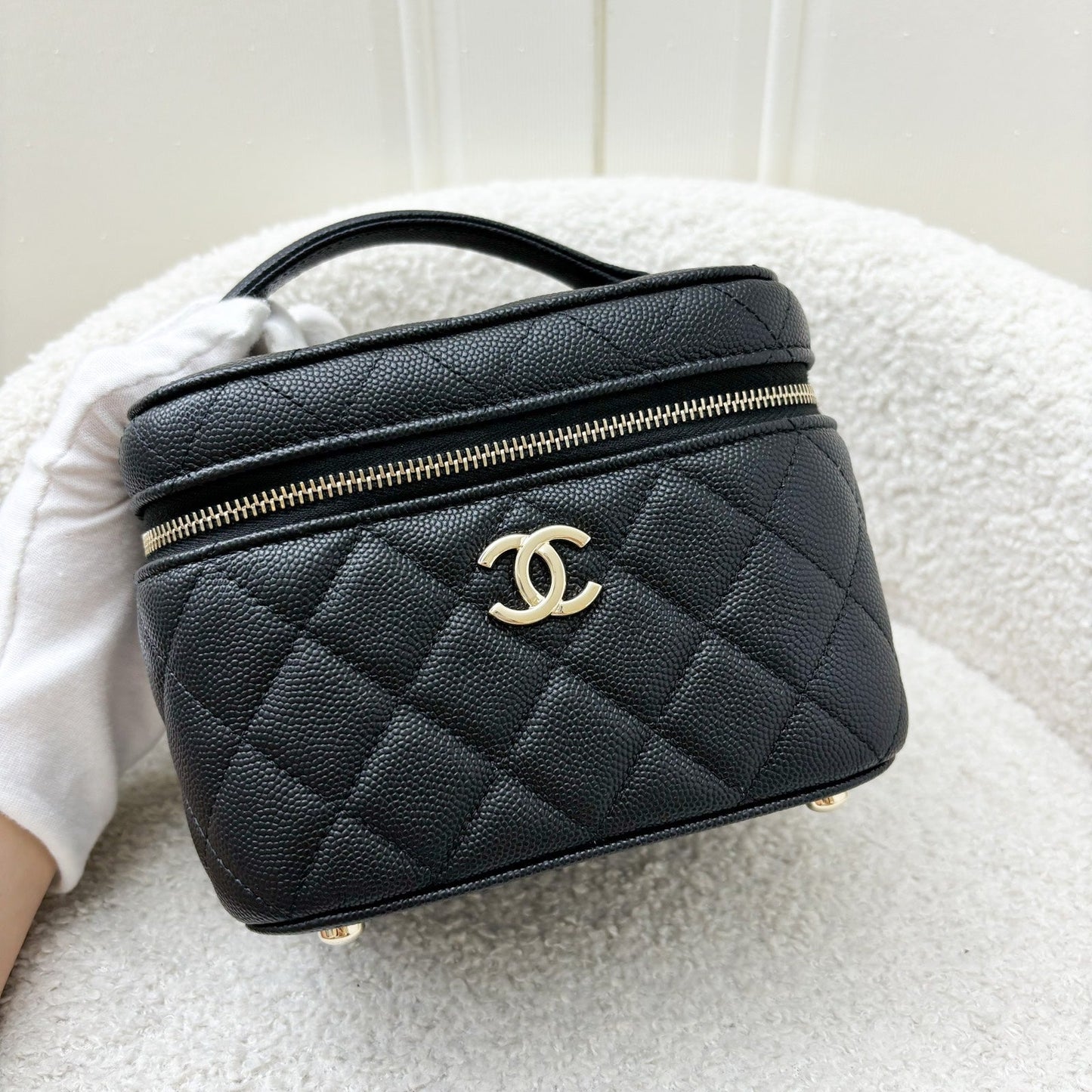 Chanel 22S Top Handle Vanity Case Handbag - Rovelle Bags