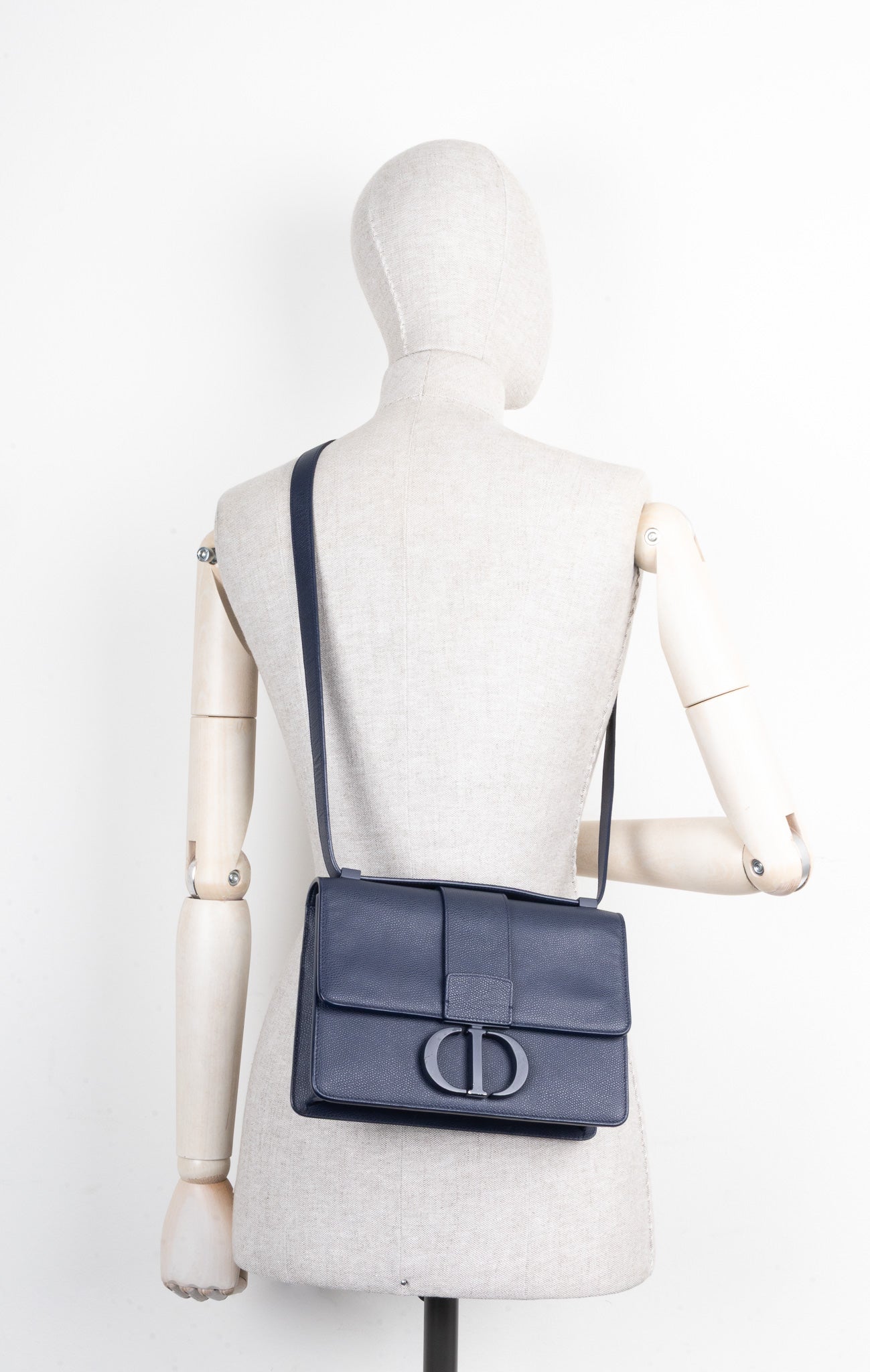 Dior 30 Montaigne Shoulder Bag - Rovelle Bags