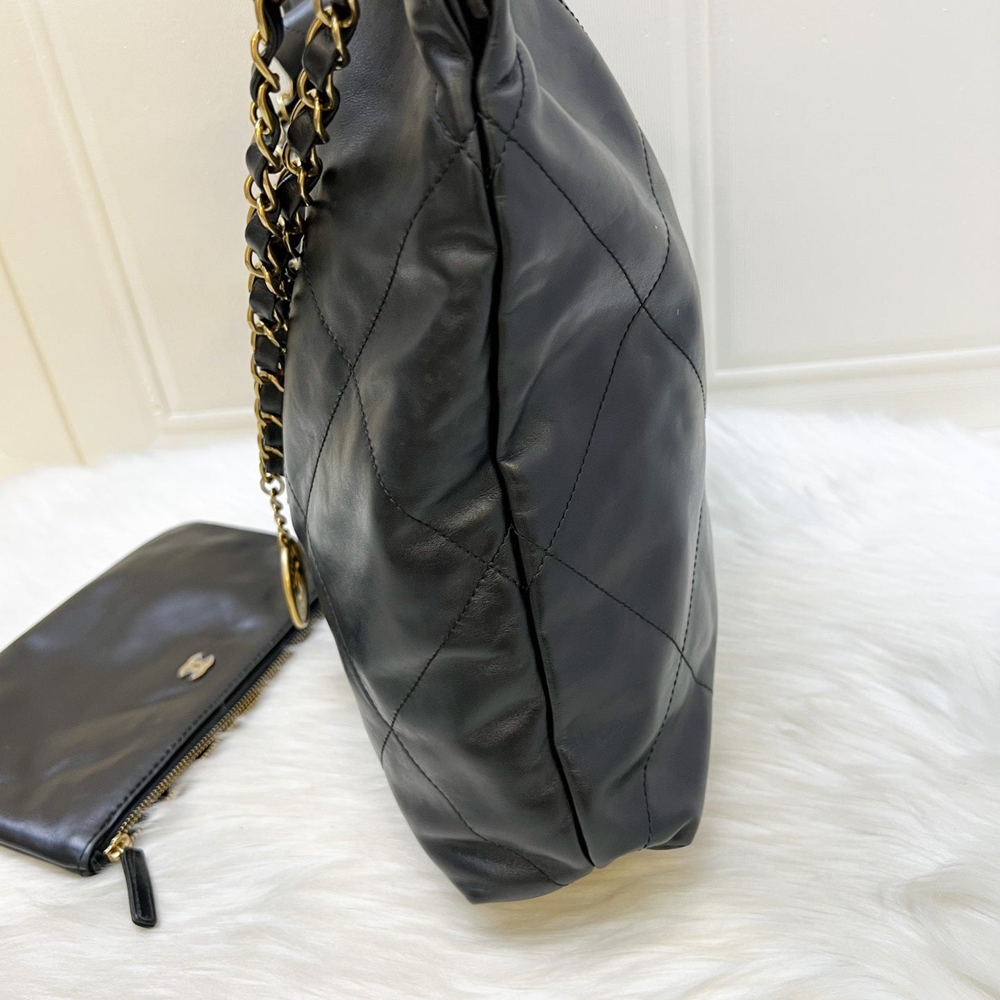 Chanel 22 Medium Hobo Handbag - Rovelle Bags