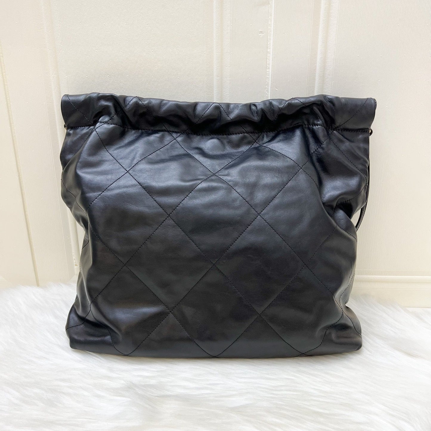 Chanel 22 Medium Hobo Handbag - Rovelle Bags