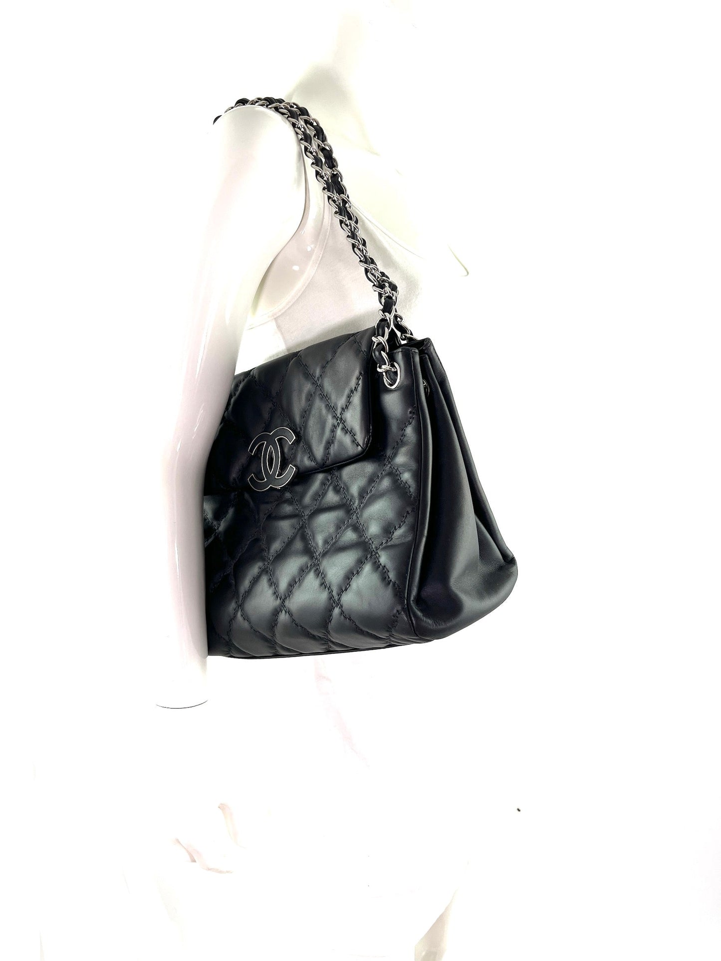 Chanel Double Stitch Hamptons Black Quilted Tote Bag - Rovelle Bags