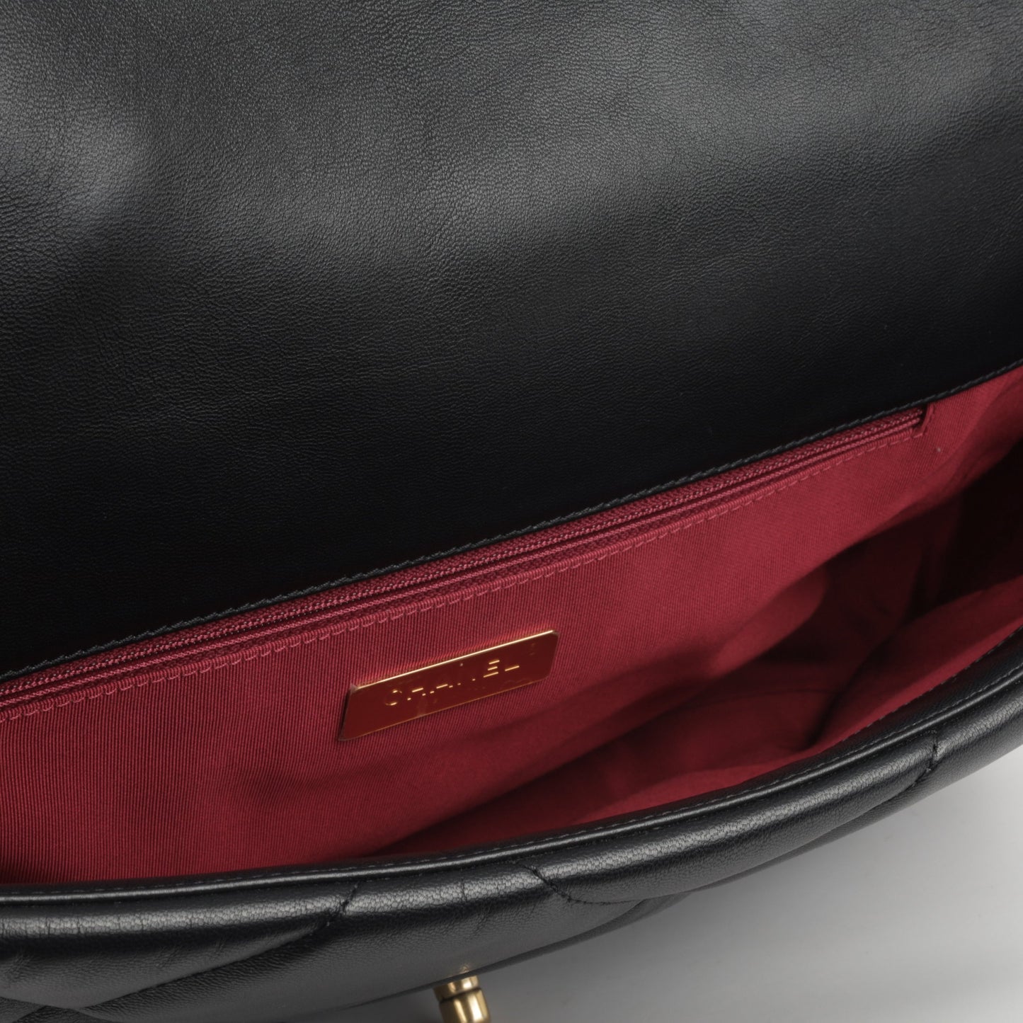 Chanel Chanel 19 Shoulder Bag - Rovelle Bags