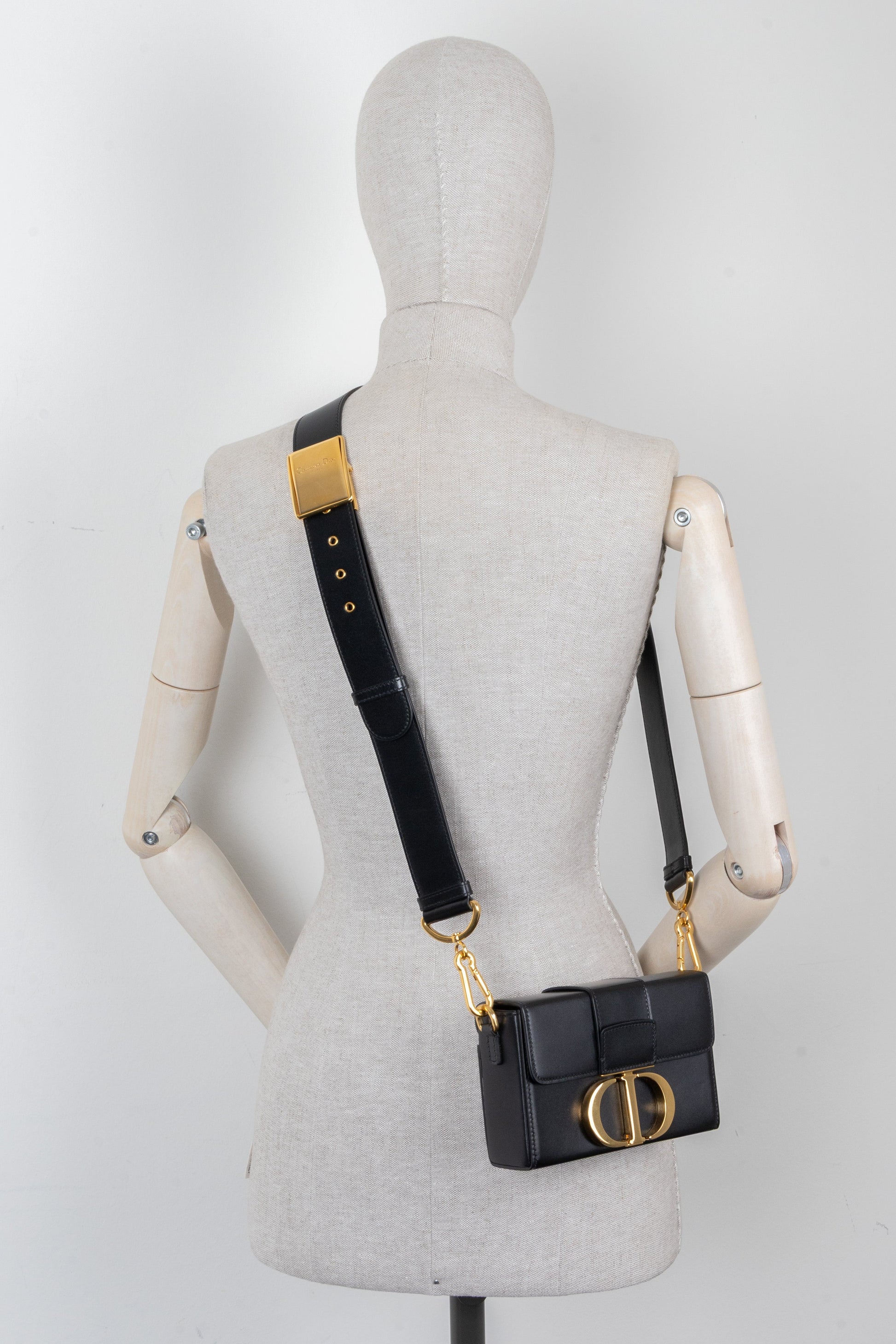 Dior 30 Montaigne Shoulder Bag - Rovelle Bags