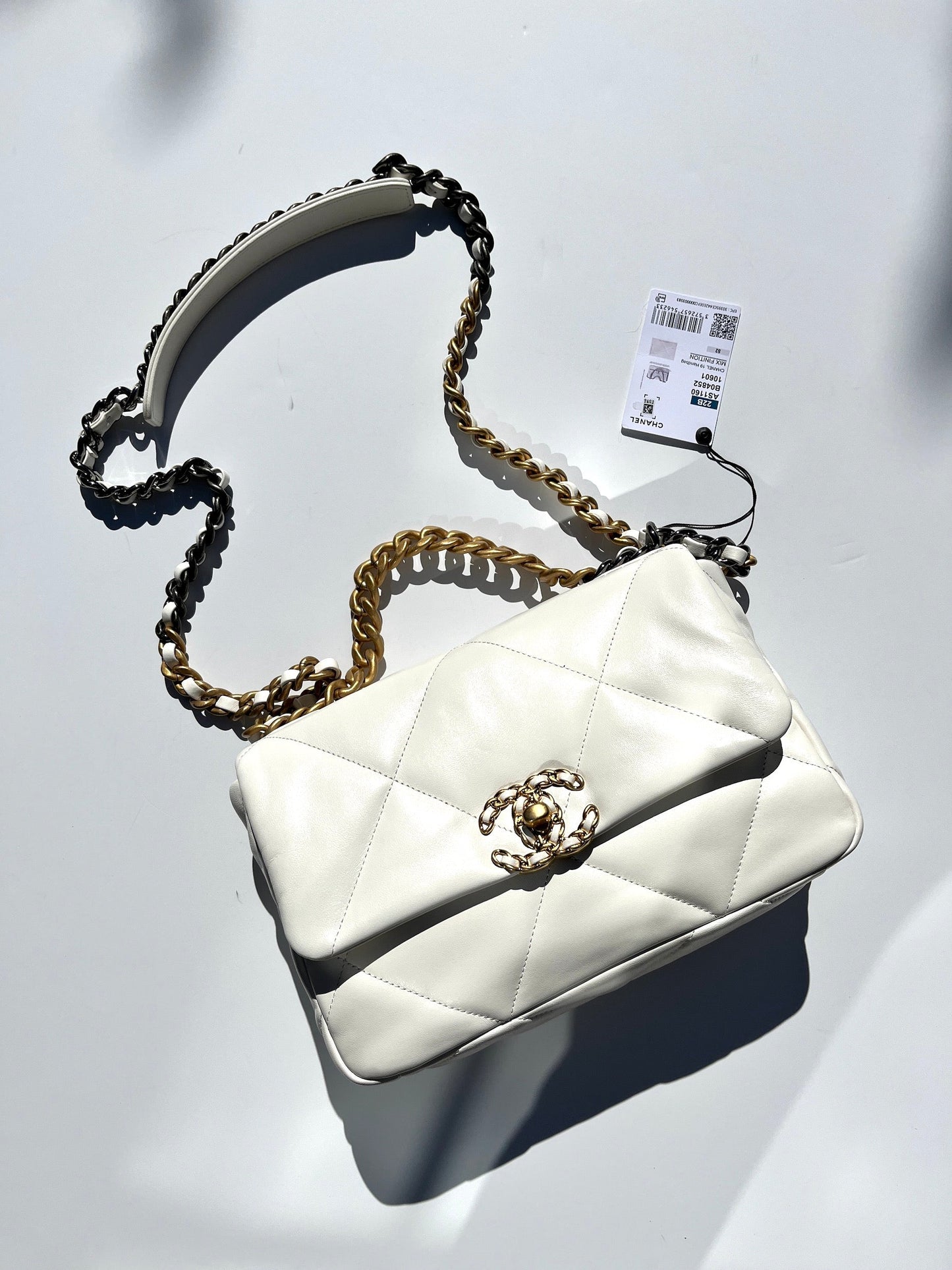 Chanel New CHANEL 19 2022 White Flap Bag - Rovelle Bags
