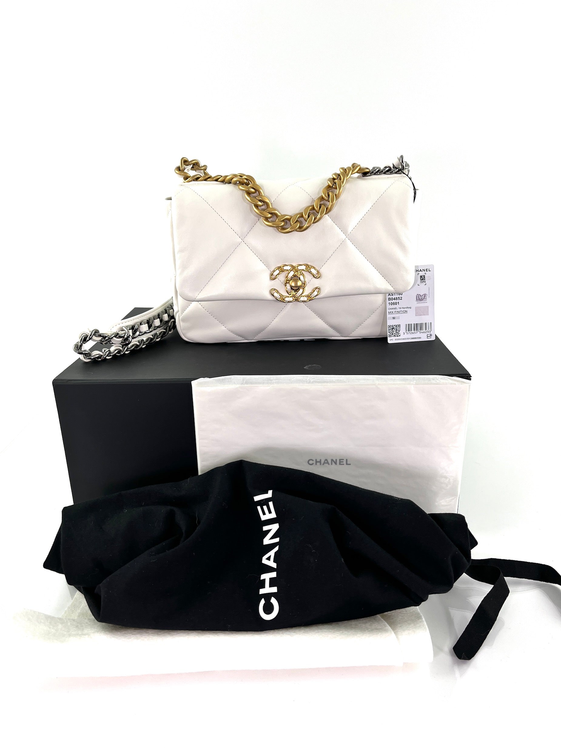 Chanel New CHANEL 19 2022 White Flap Bag - Rovelle Bags