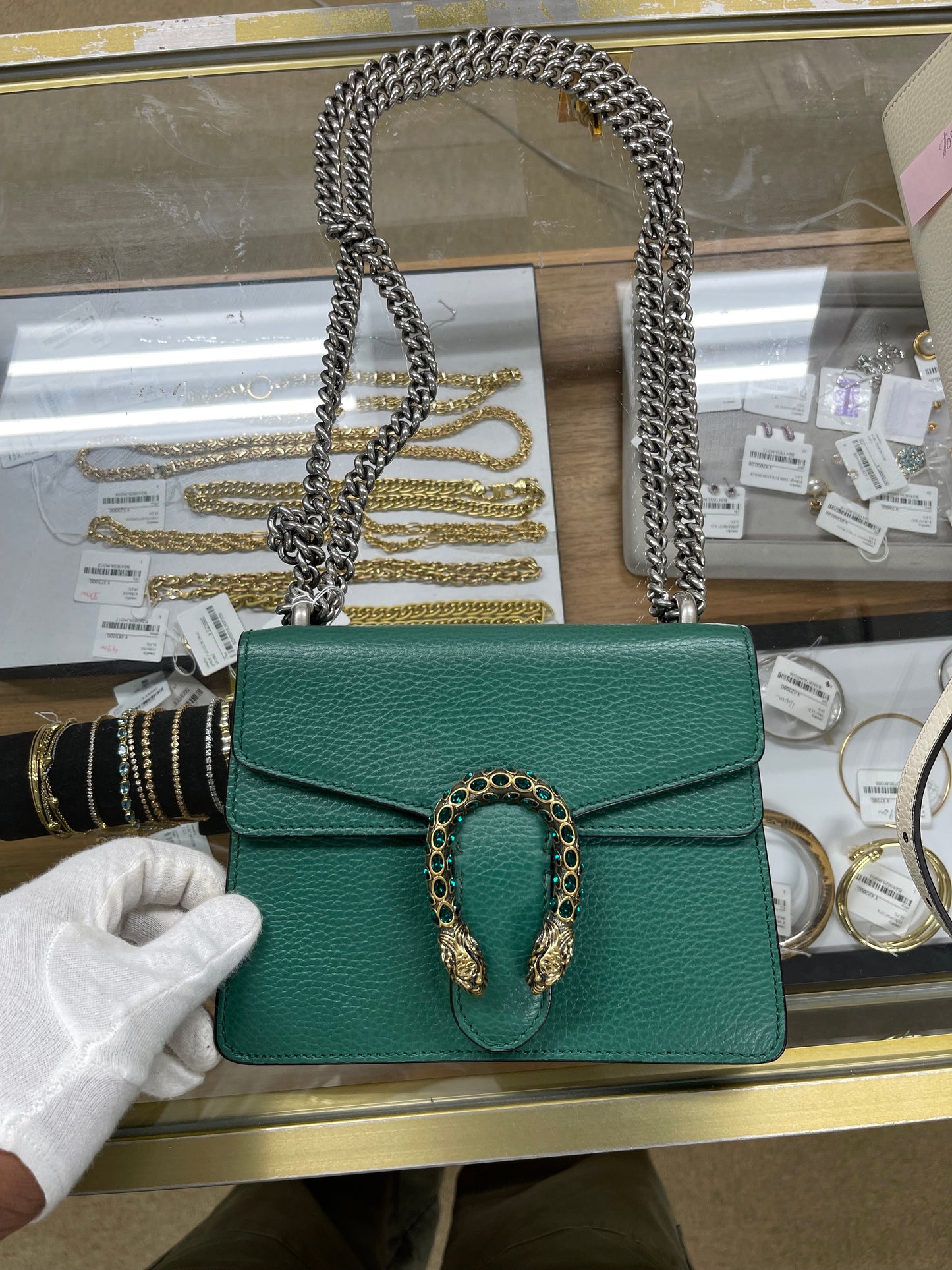 Louis vuitton, 2Gucci bags