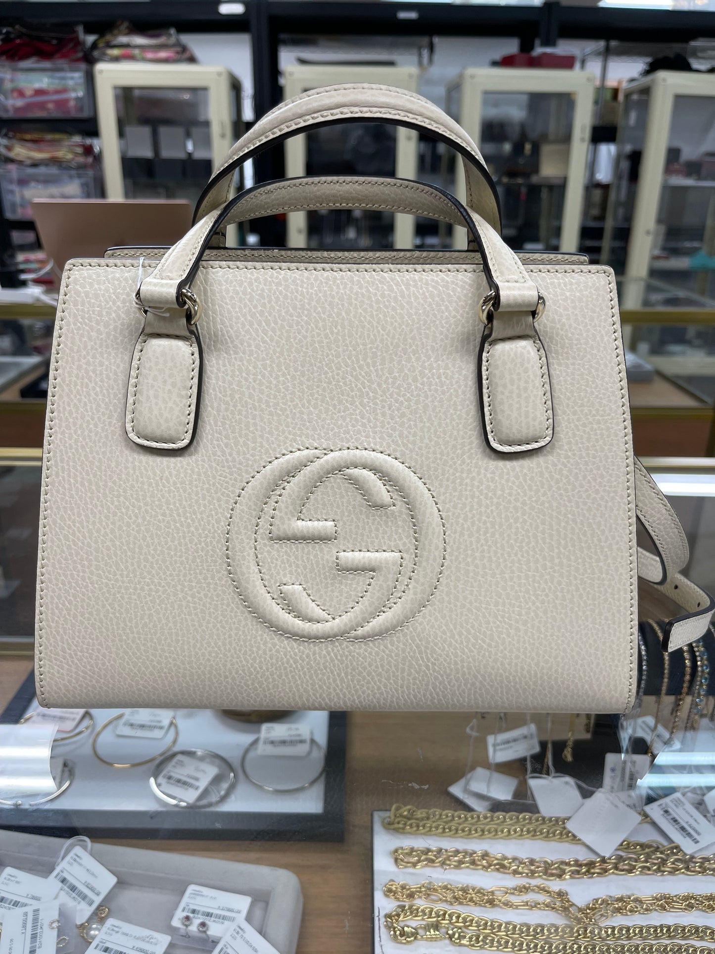 Louis vuitton, 2Gucci bags
