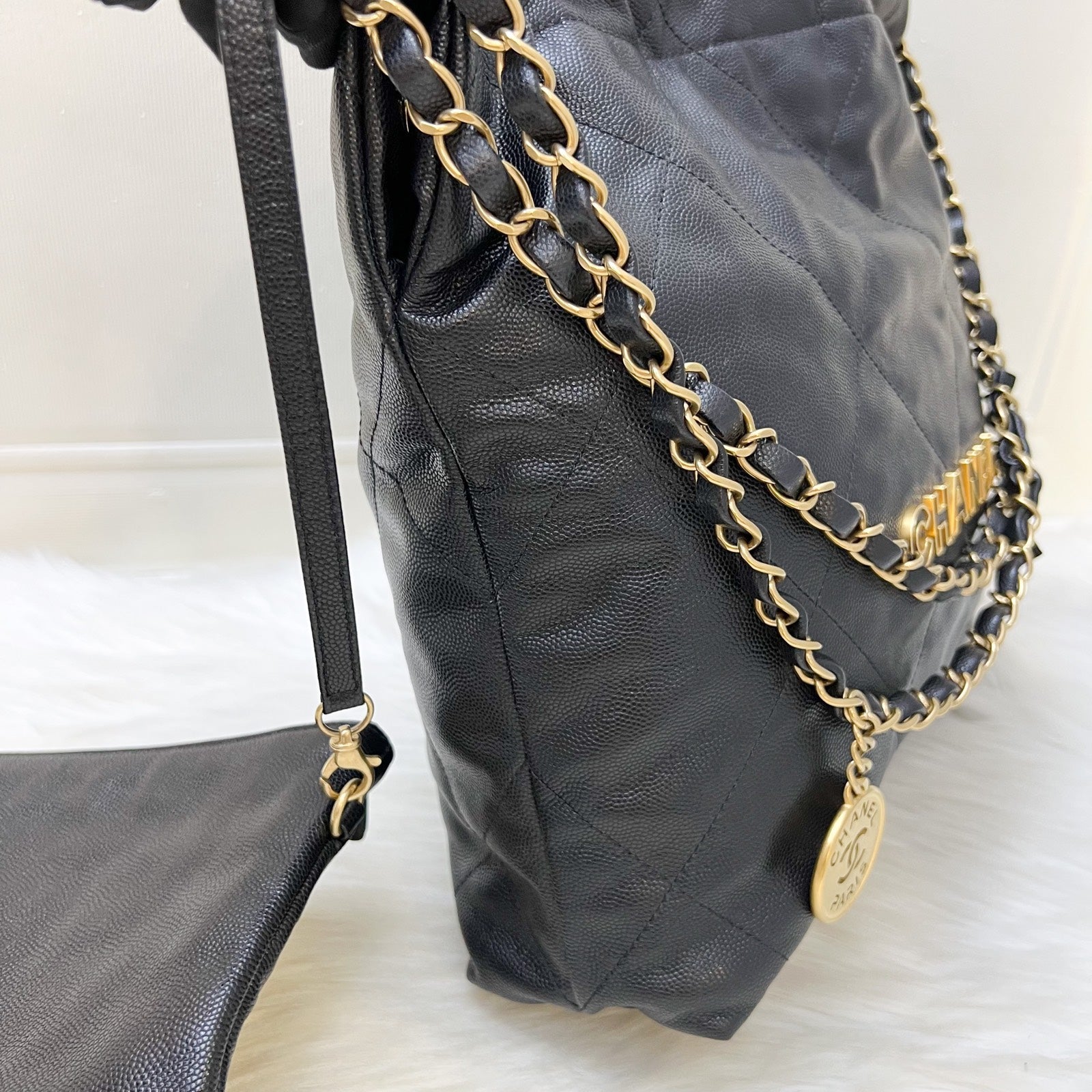 Chanel 22 Small Hobo Handbag - Rovelle Bags