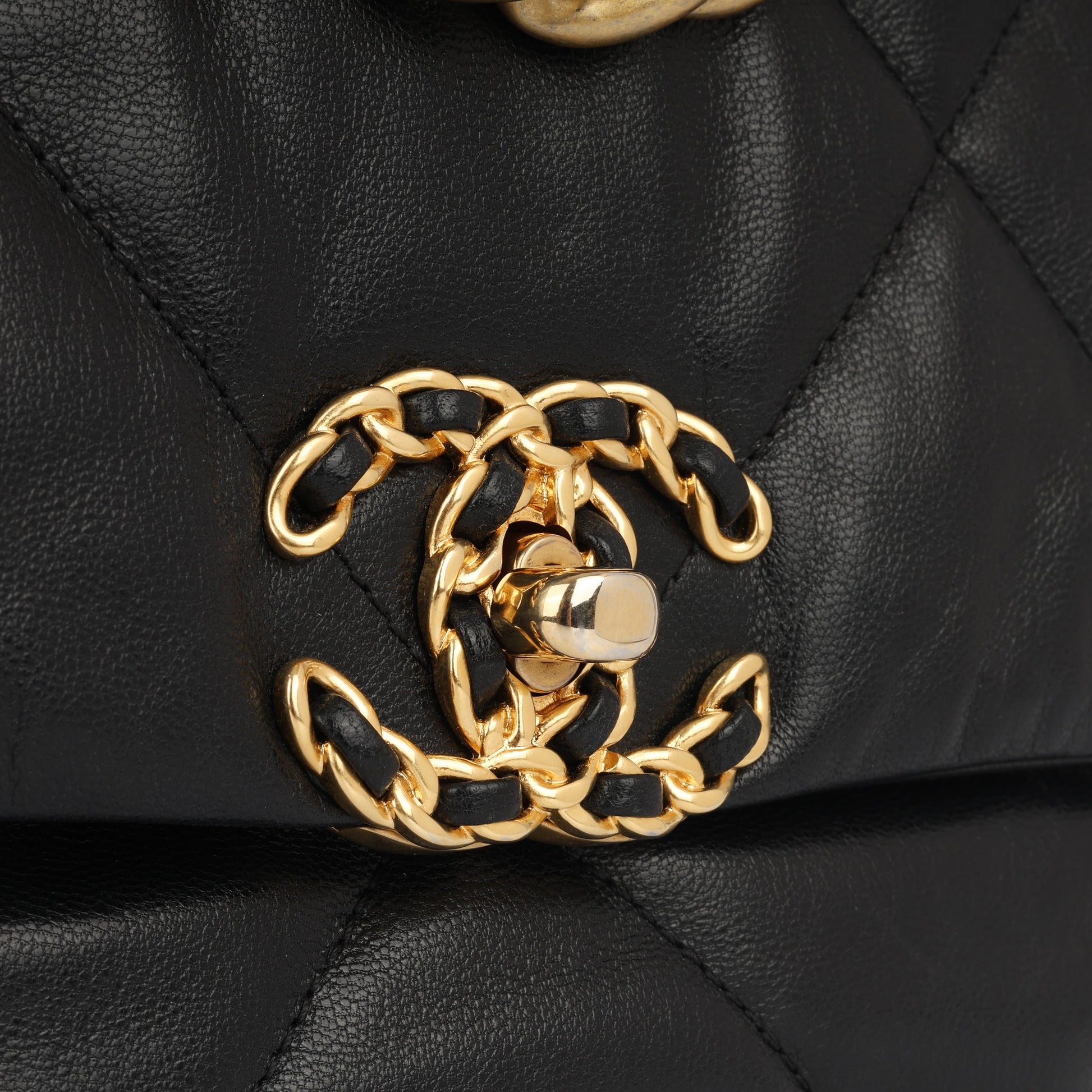 Chanel Chanel 19 Shoulder Bag - Rovelle Bags