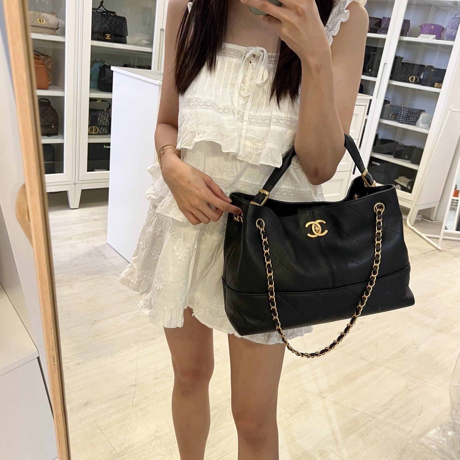 Chanel 25A Tote / Shopping Tote Bag - Rovelle Bags