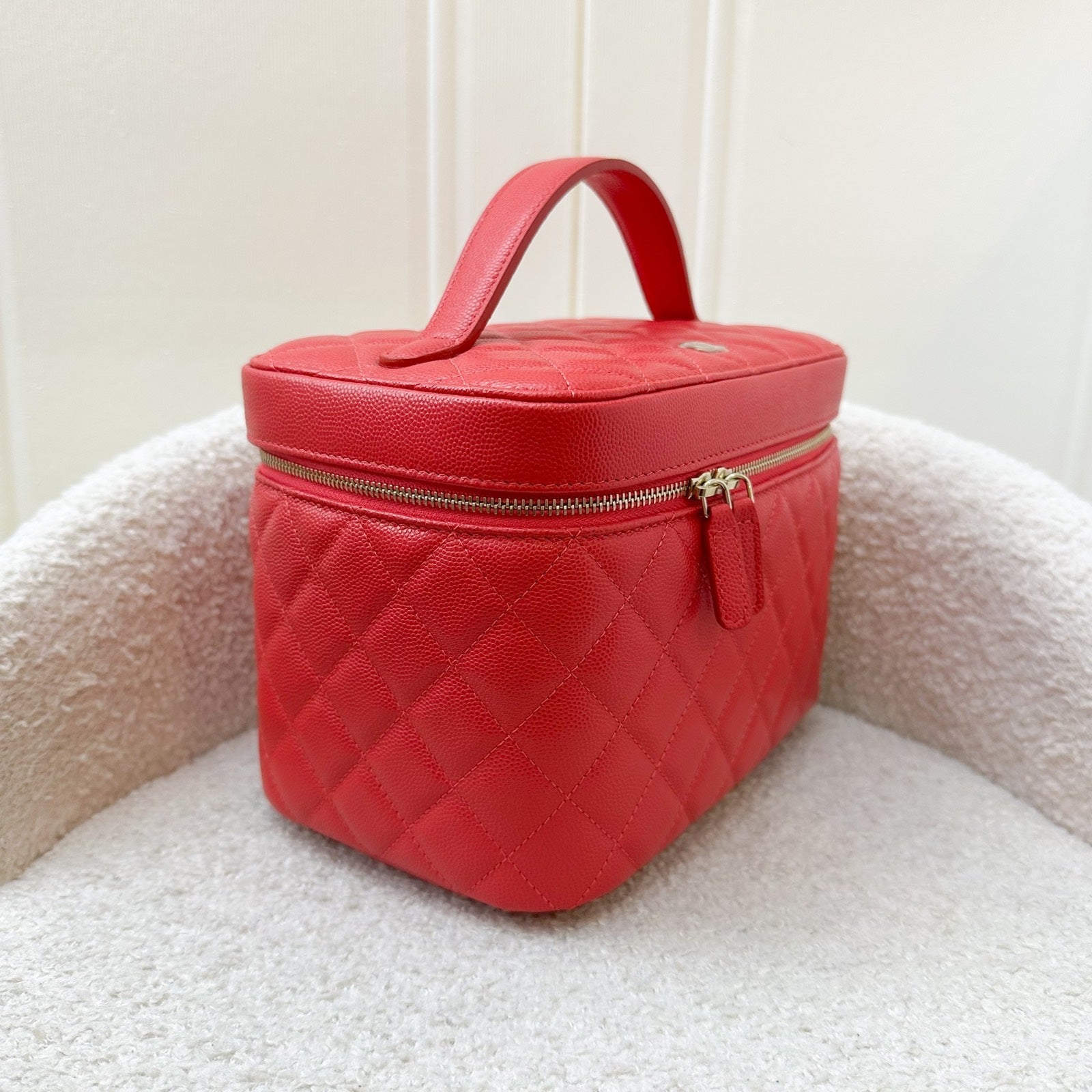 Chanel Top Handle Vanity Case in Handbag - Rovelle Bags