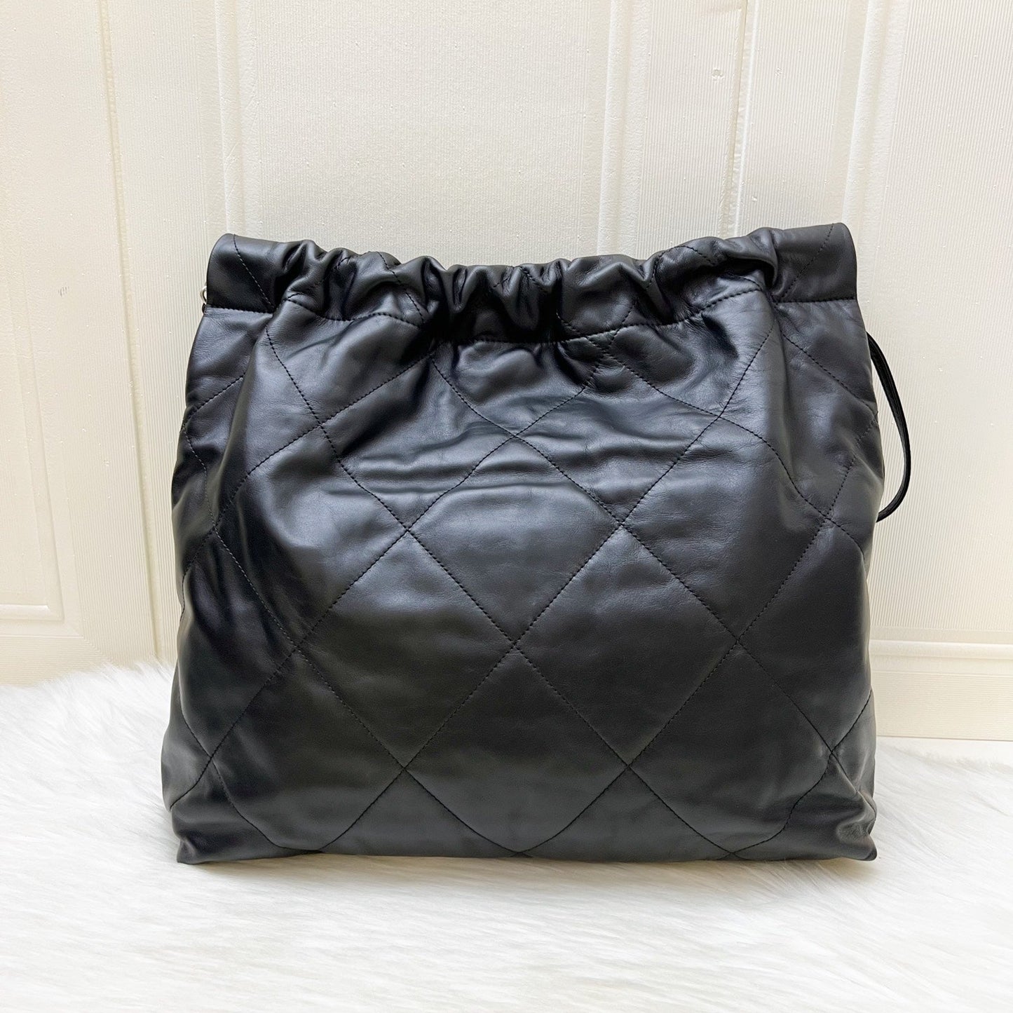 Chanel 22 Medium Hobo Handbag - Rovelle Bags