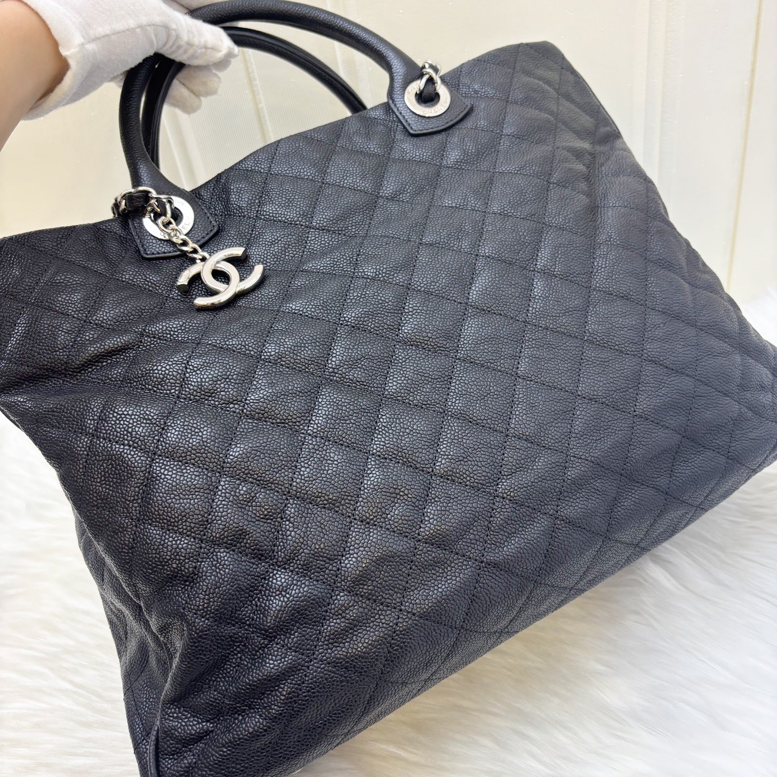 Chanel Seasonal Large Tote with CC Tote Bag - Rovelle Bags
