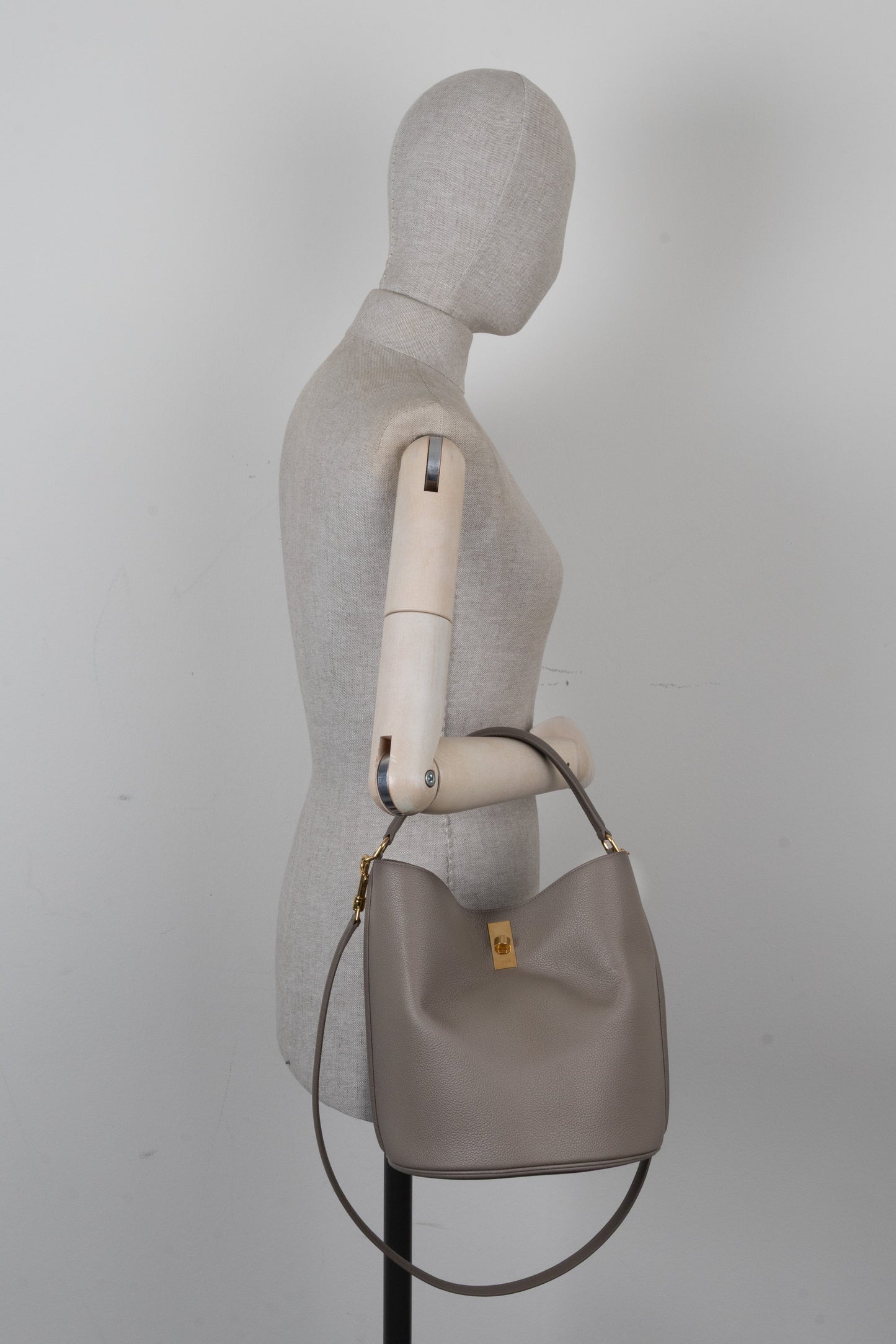 CELINE Bucket Bag Pebble