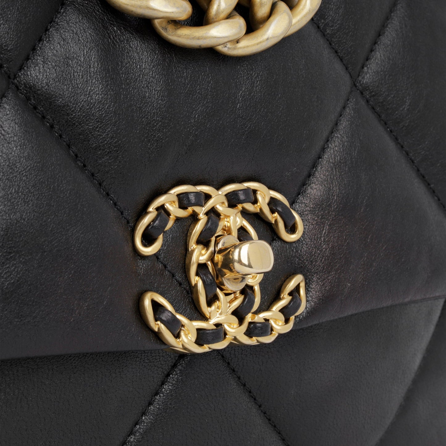 Chanel Chanel 19 Shoulder Bag - Rovelle Bags
