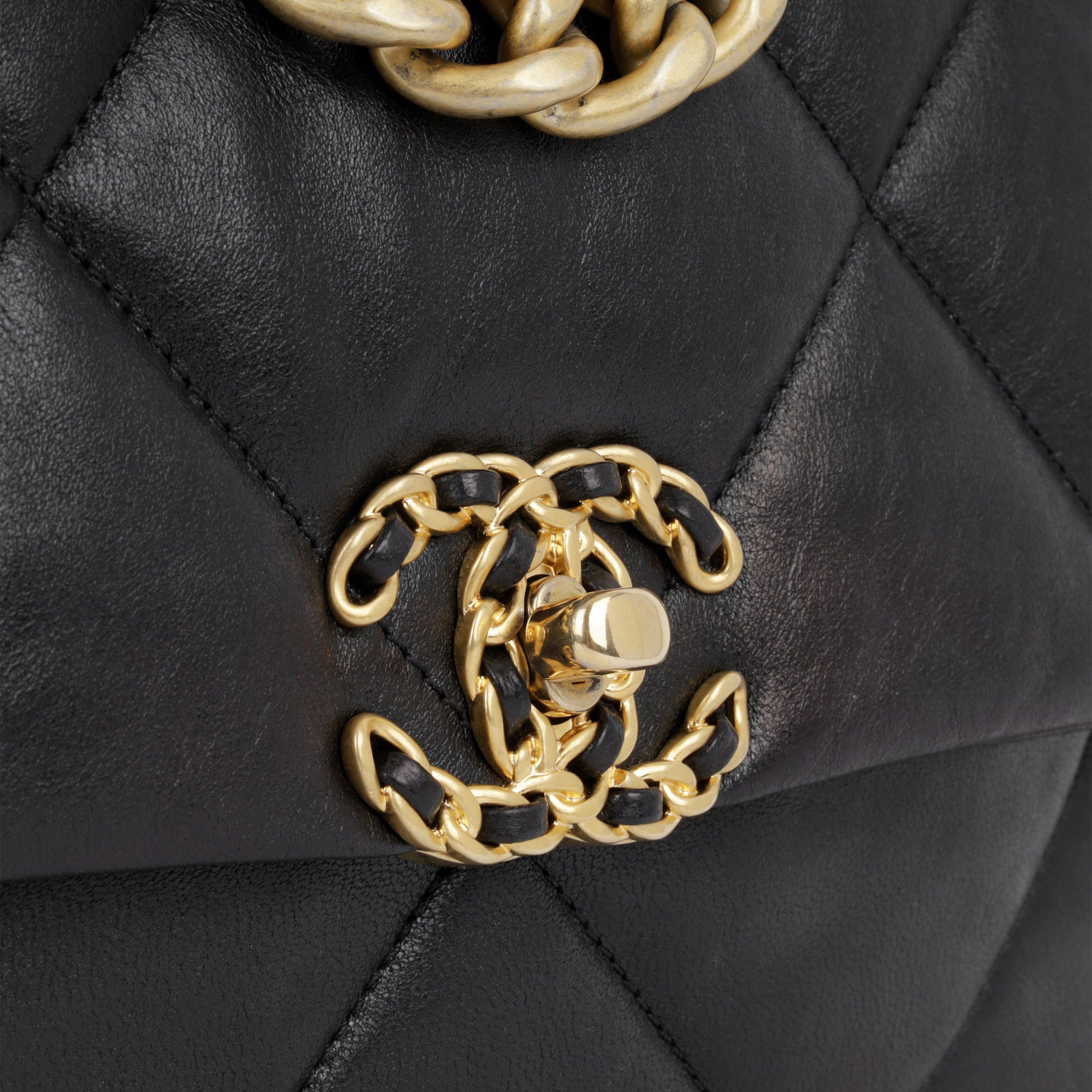 Chanel Chanel 19 Shoulder Bag - Rovelle Bags