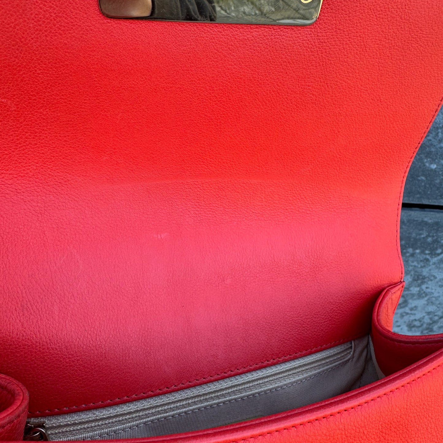 Chanel Label Click Flap Red in Quilted Calfskin With Gold-Tone Hardware