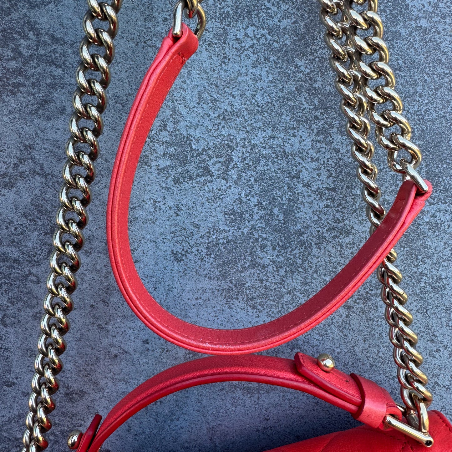 Chanel Label Click Flap Red in Quilted Calfskin With Gold-Tone Hardware