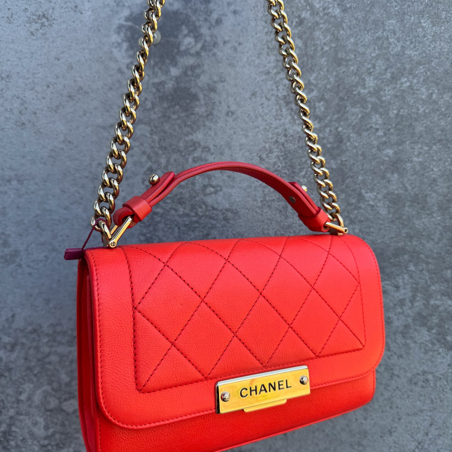Chanel Label Click Flap Red in Quilted Calfskin With Gold-Tone Hardware