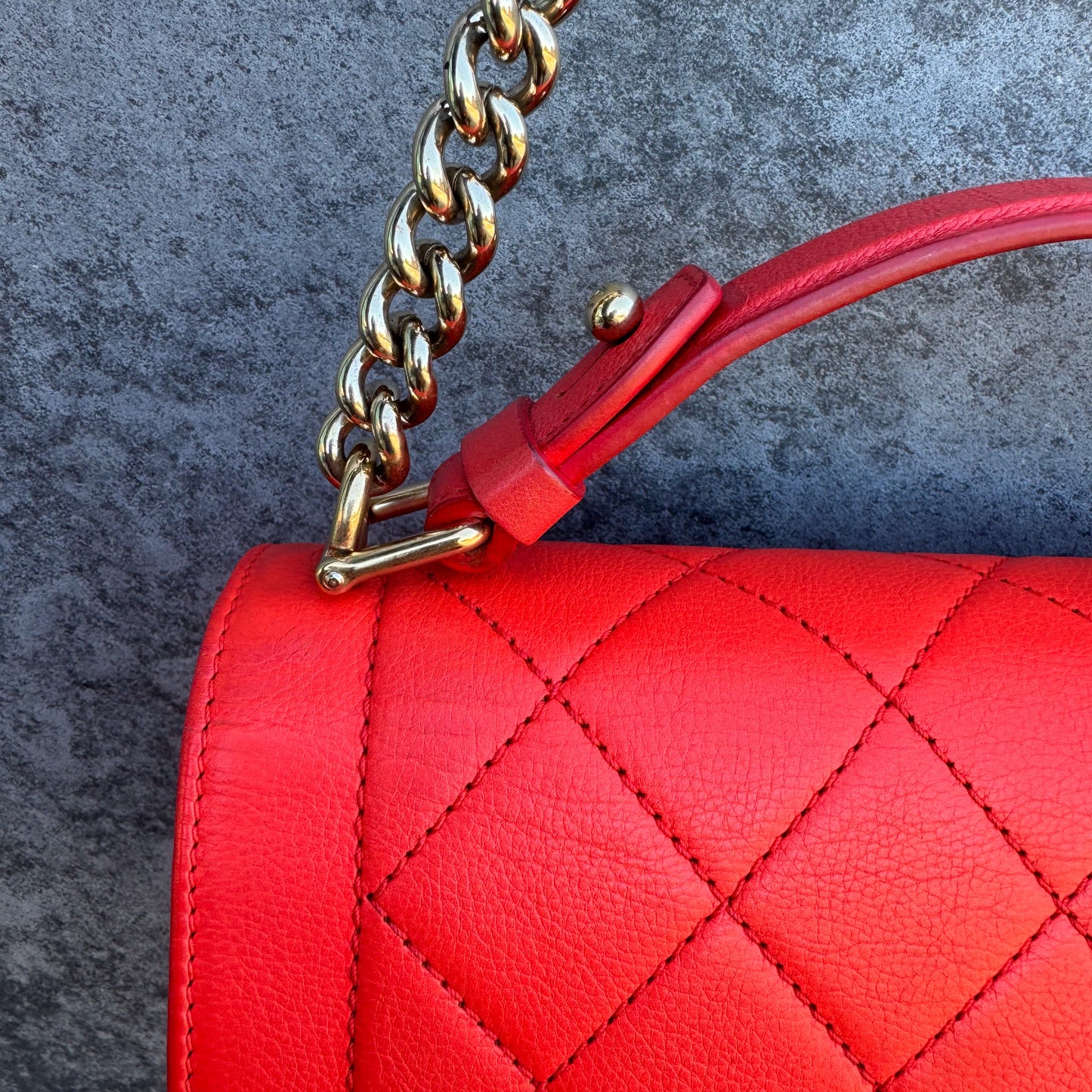 Chanel Label Click Flap Red in Quilted Calfskin With Gold-Tone Hardware