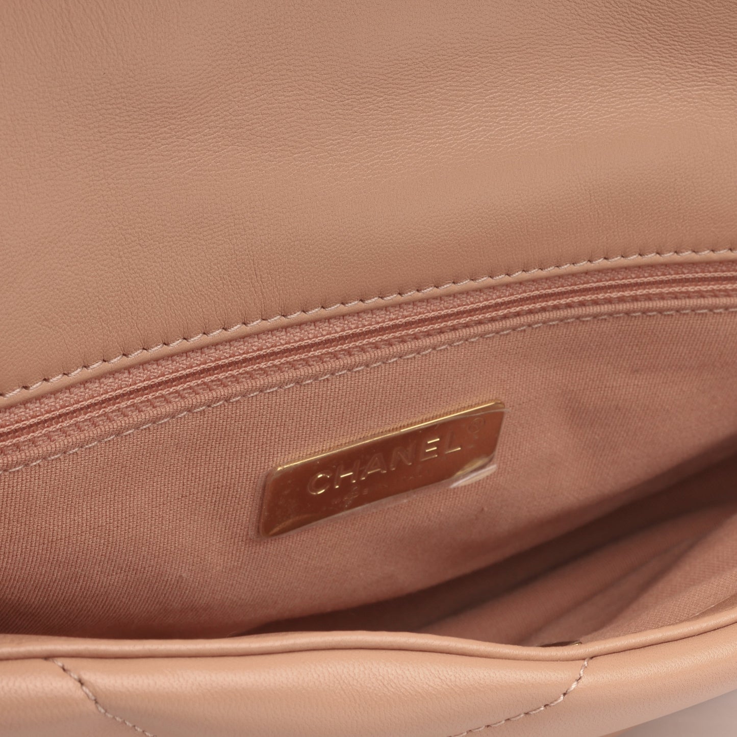 Chanel Chanel 19 Shoulder Bag - Rovelle Bags