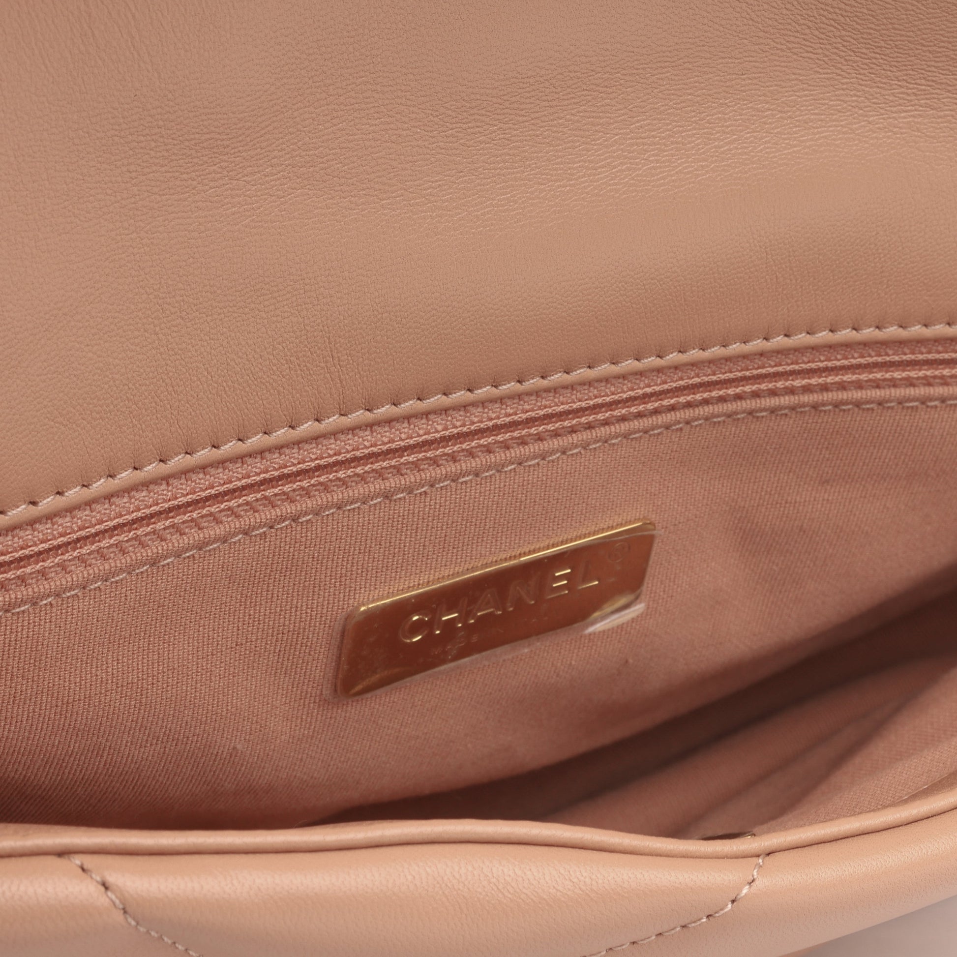 Chanel Chanel 19 Shoulder Bag - Rovelle Bags
